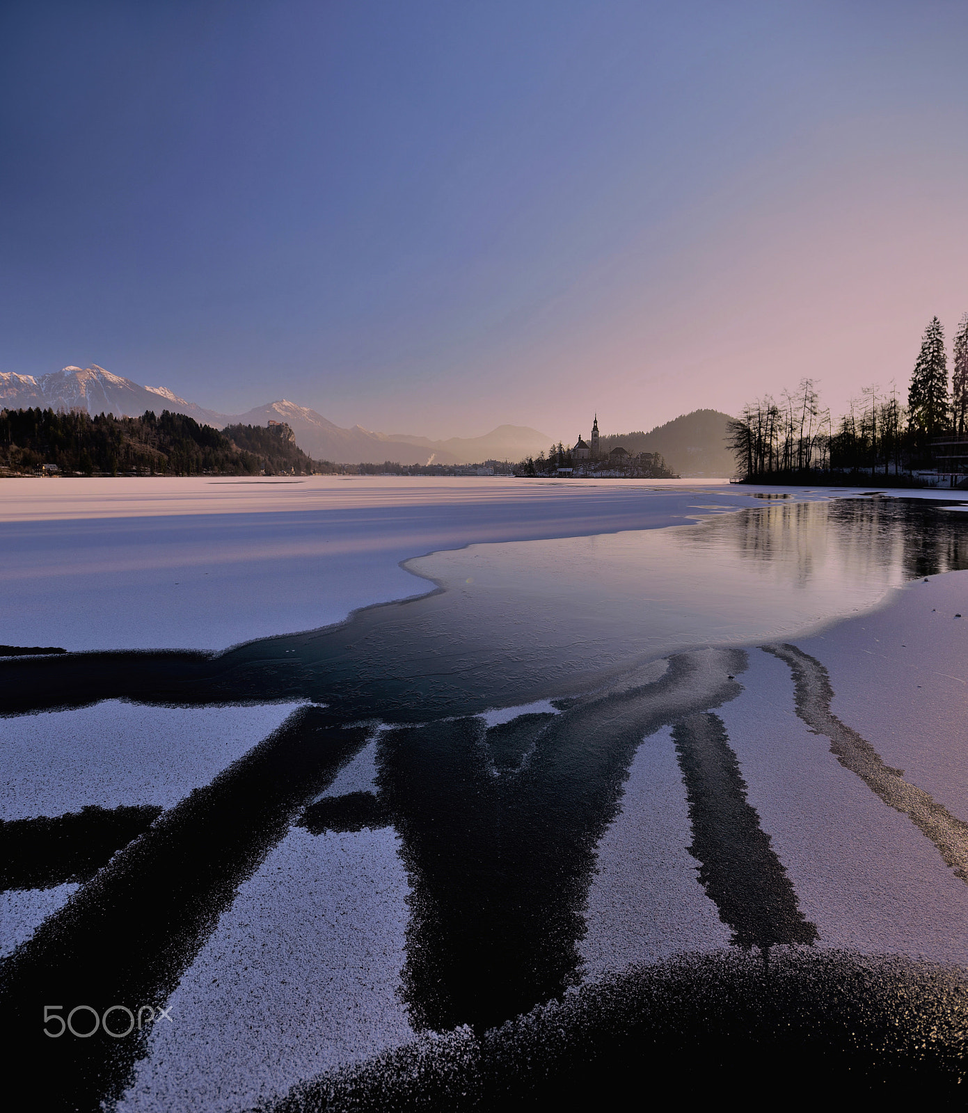 AF Nikkor 35mm f/2 sample photo. Winter art photography