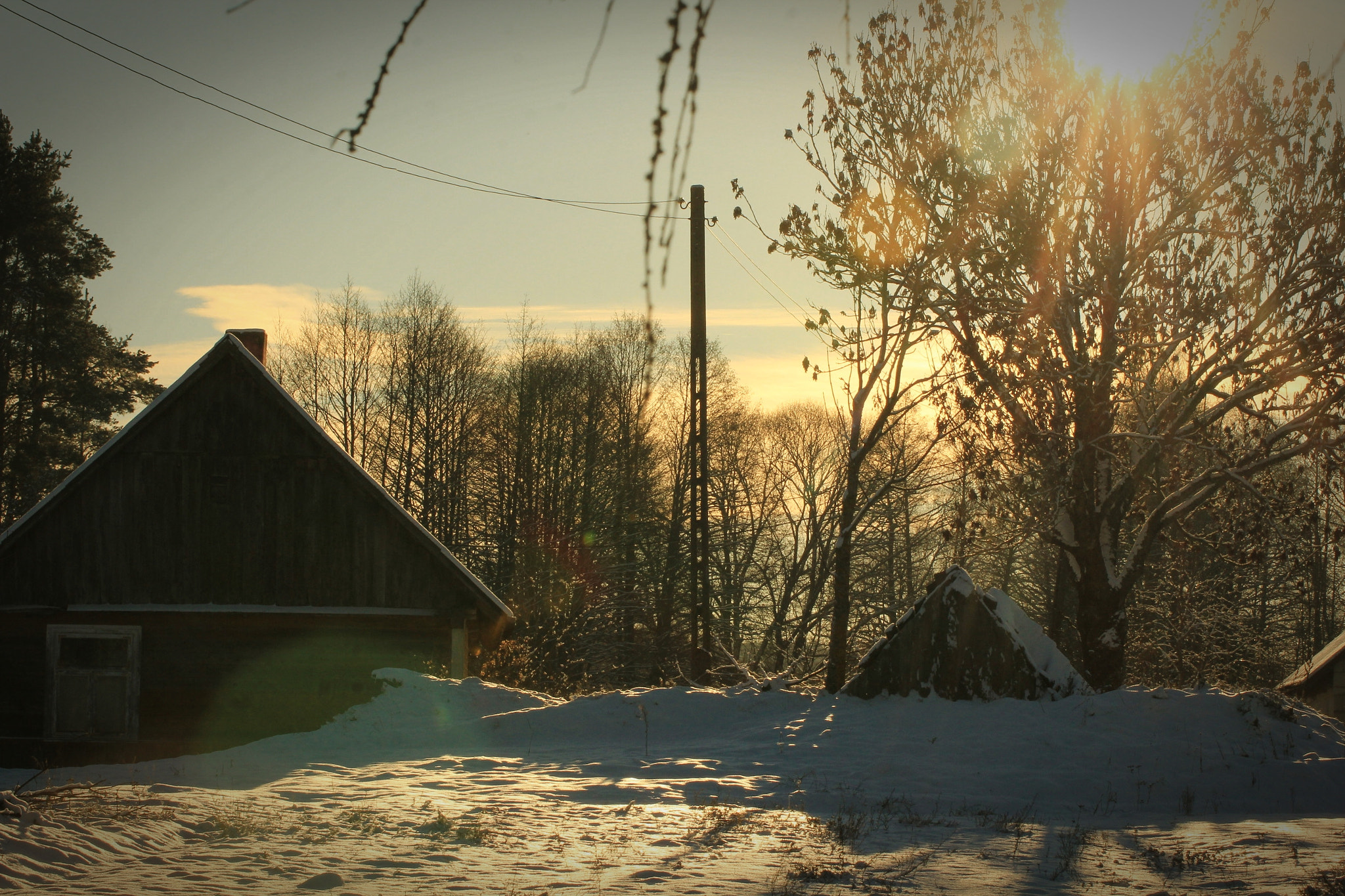 Canon EOS 60D sample photo. House in gold photography