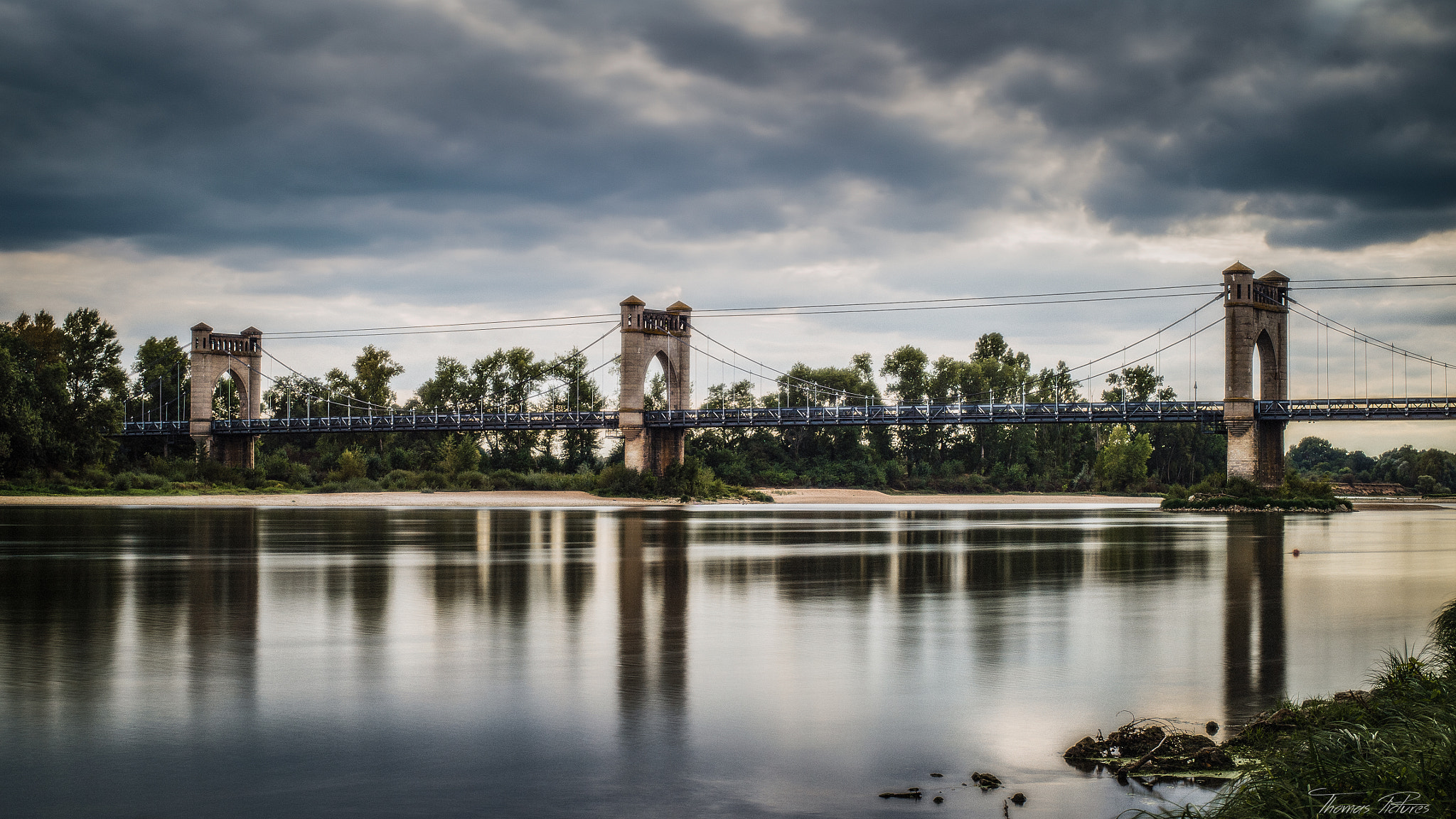 Nikon D4S + Nikon AF-S Nikkor 50mm F1.8G sample photo. Langeais - the other side of the bridge photography