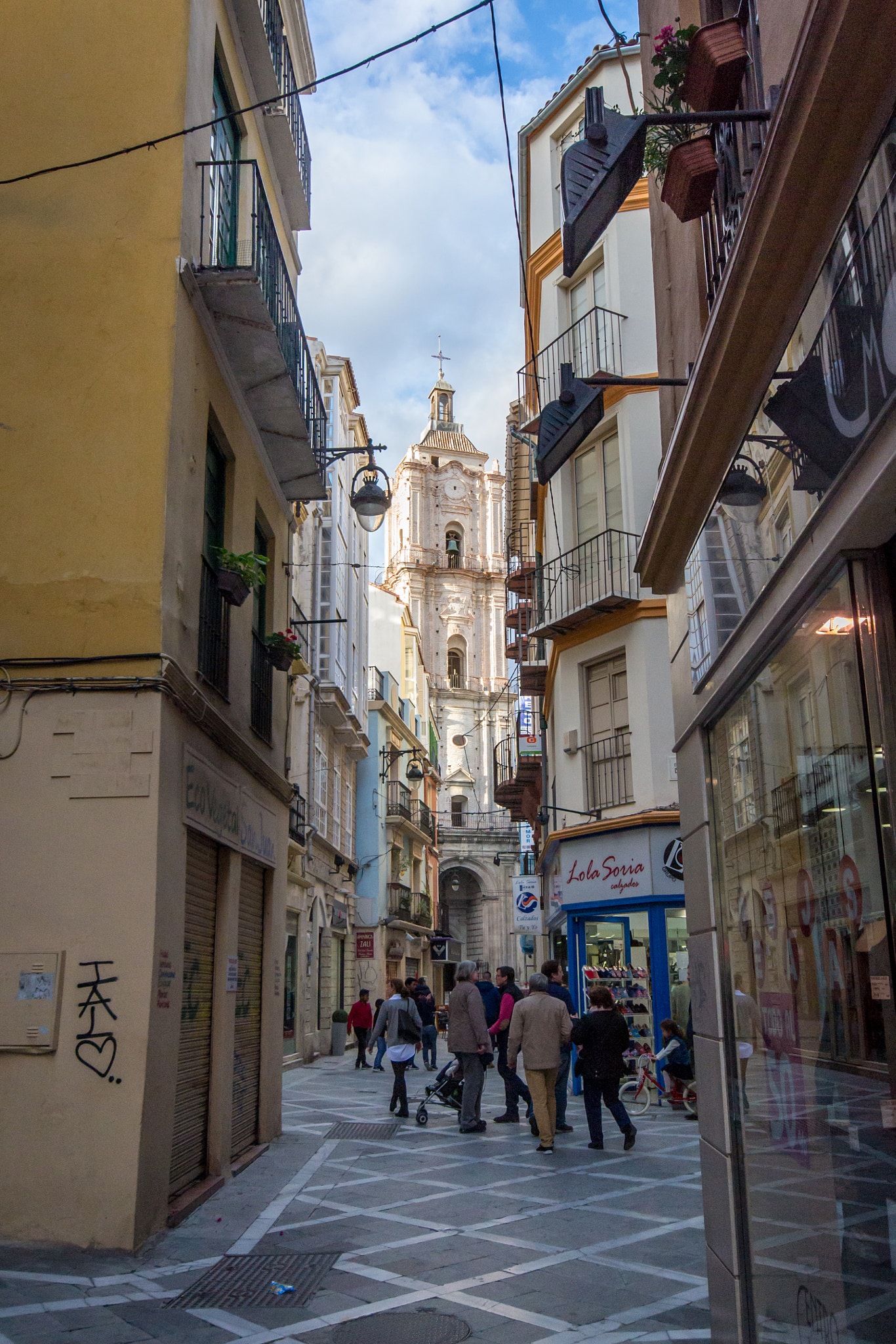 Sigma 10-20mm F4-5.6 EX DC HSM sample photo. Streets and plazas of málaga photography