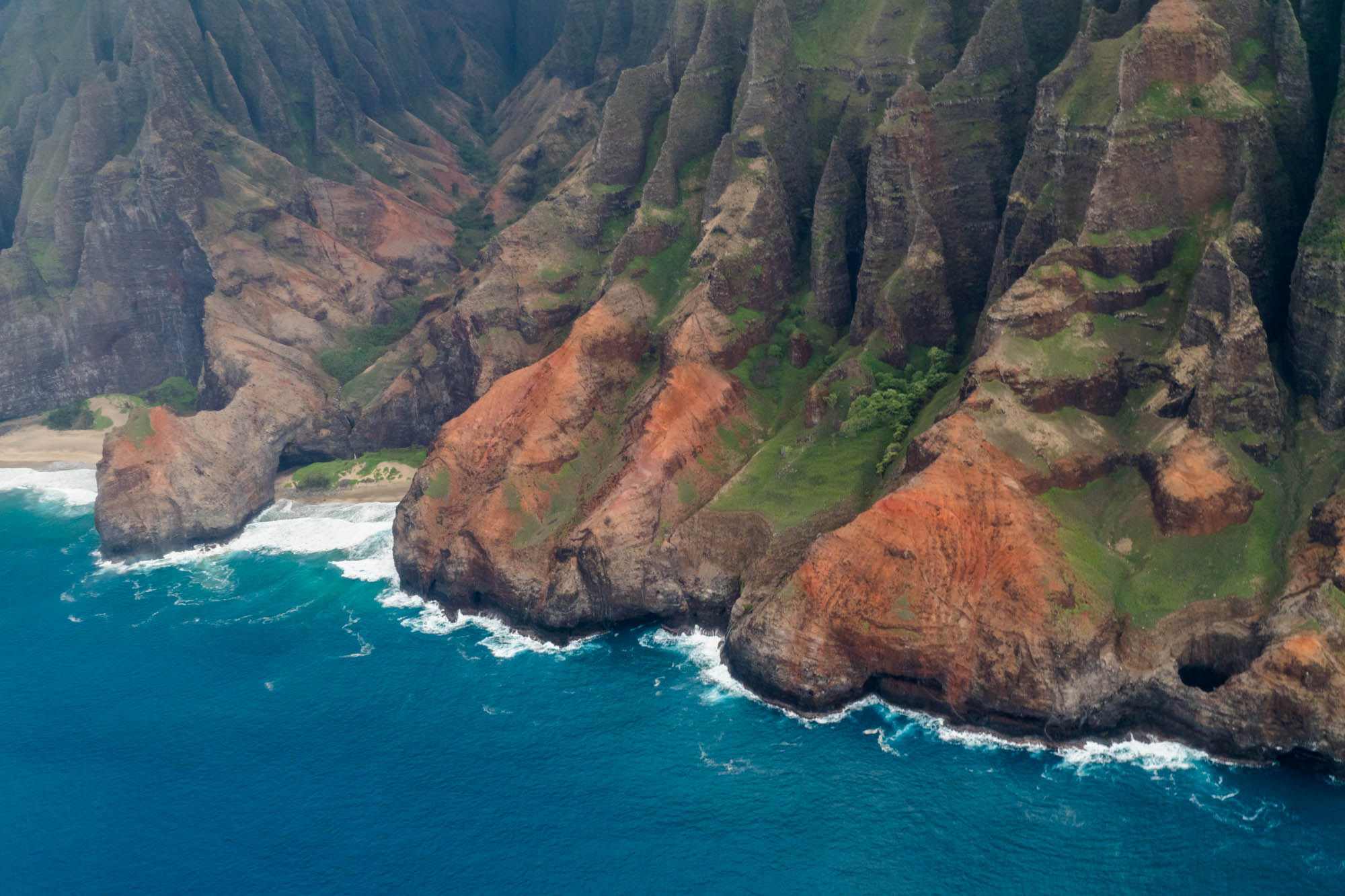 Sony E PZ 18-105mm F4 G OSS sample photo. Kauai shore from the air photography
