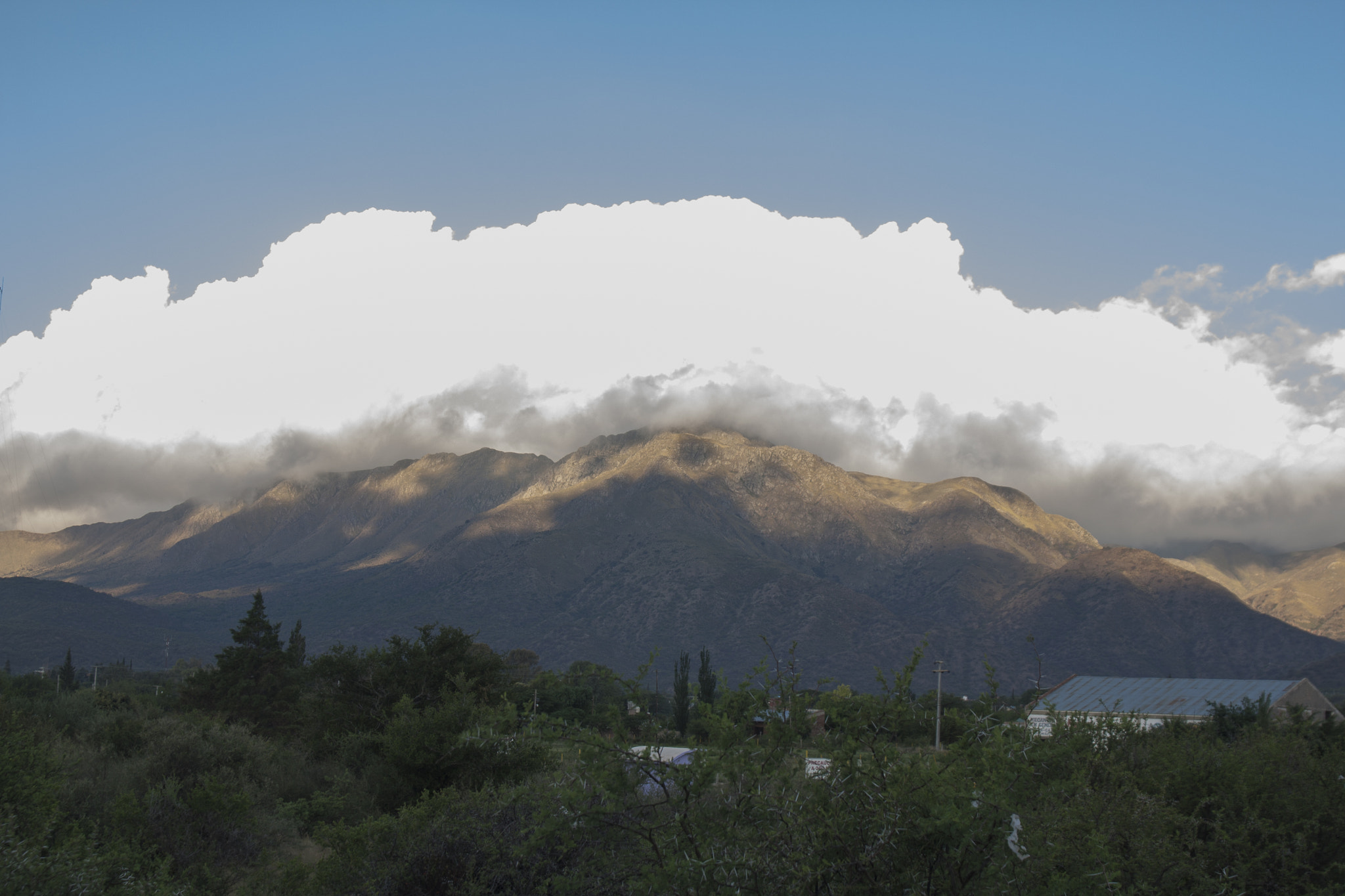 Sigma 17-35mm f/2.8-4 EX DG Aspherical HSM sample photo. El uritorco  lv photography