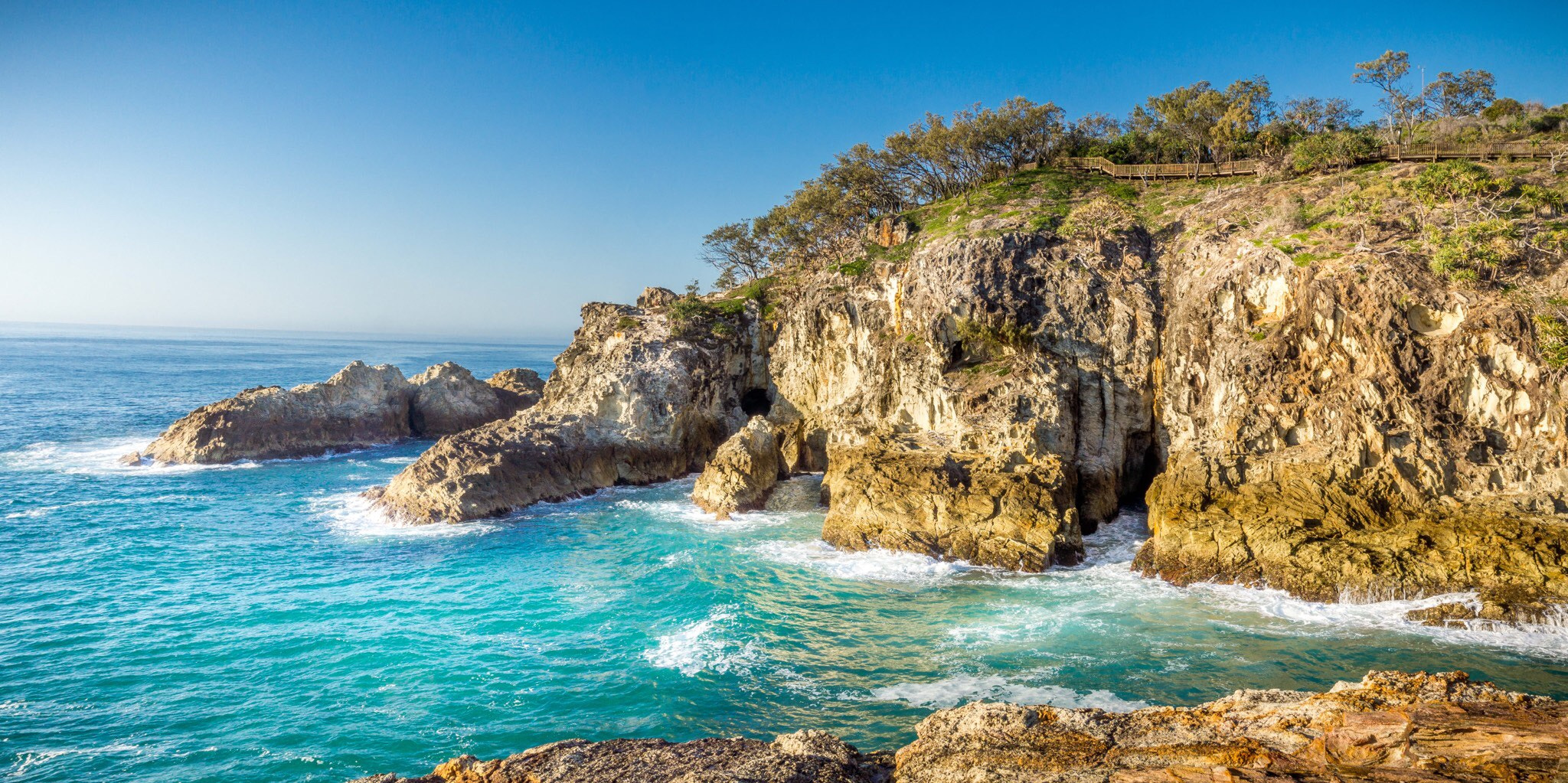 Sony Alpha NEX-7 + Sony E 18-200mm F3.5-6.3 OSS sample photo. Early morning panorama of the gorge at point lookout, north stradbroke island. photography