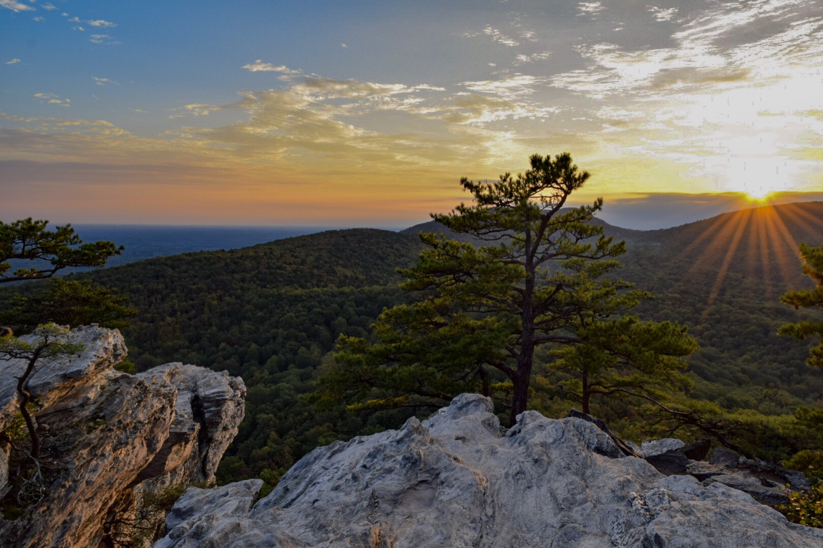 Nikon AF-S DX Nikkor 18-55mm F3.5-5.6G VR II sample photo. Hanging rock state park is never a let down. i watched as the sun dipped below the distant hills. photography
