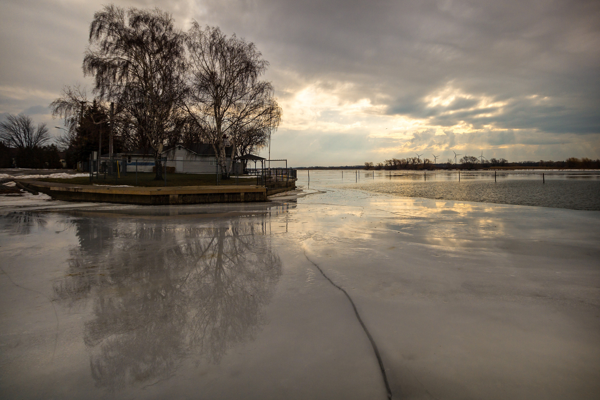 Canon EOS 600D (Rebel EOS T3i / EOS Kiss X5) sample photo. Grand river in winter photography