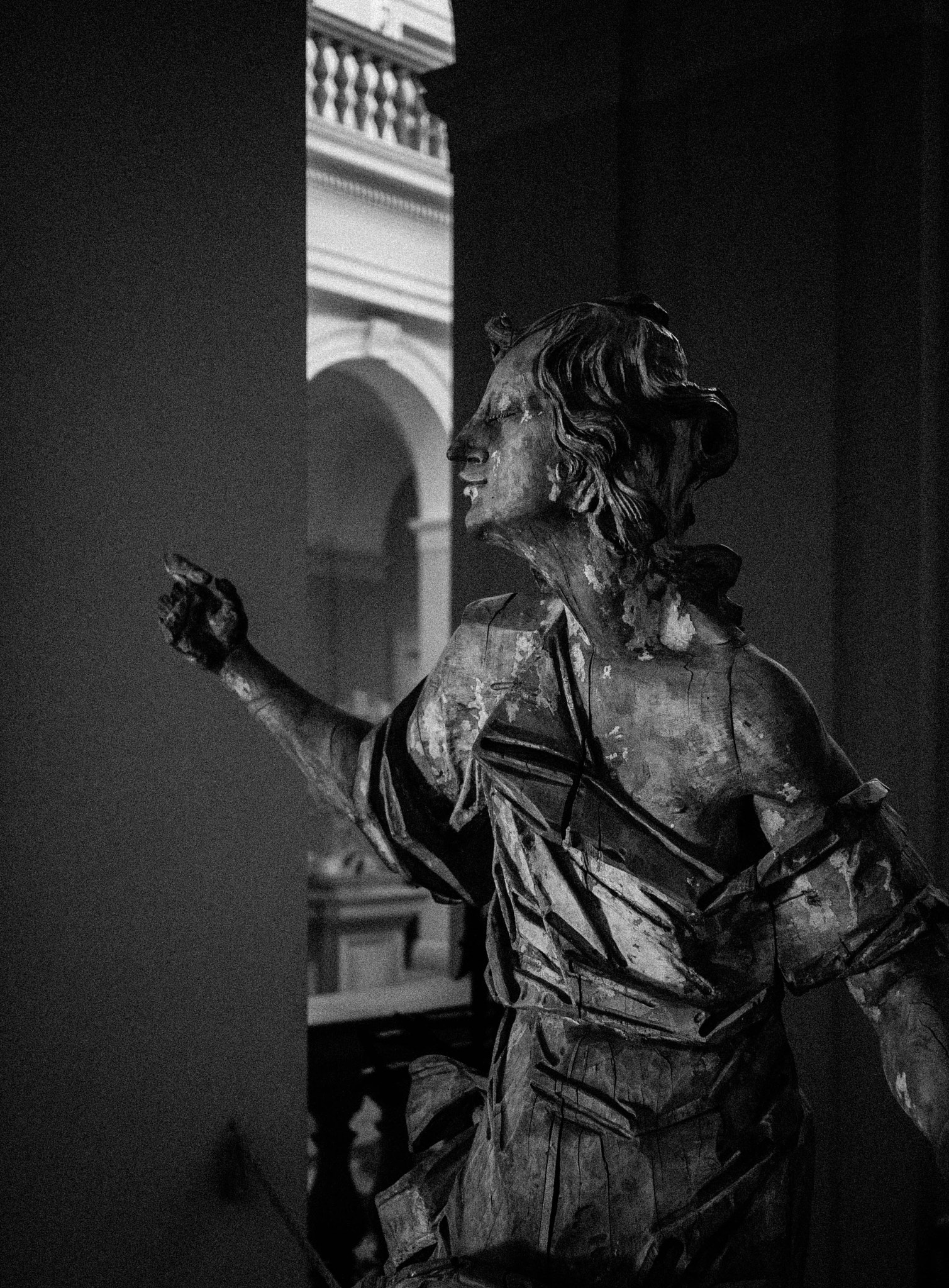 Panasonic Lumix DMC-GX85 (Lumix DMC-GX80 / Lumix DMC-GX7 Mark II) + LUMIX G 20/F1.7 II sample photo. Statue from lviv museum photography
