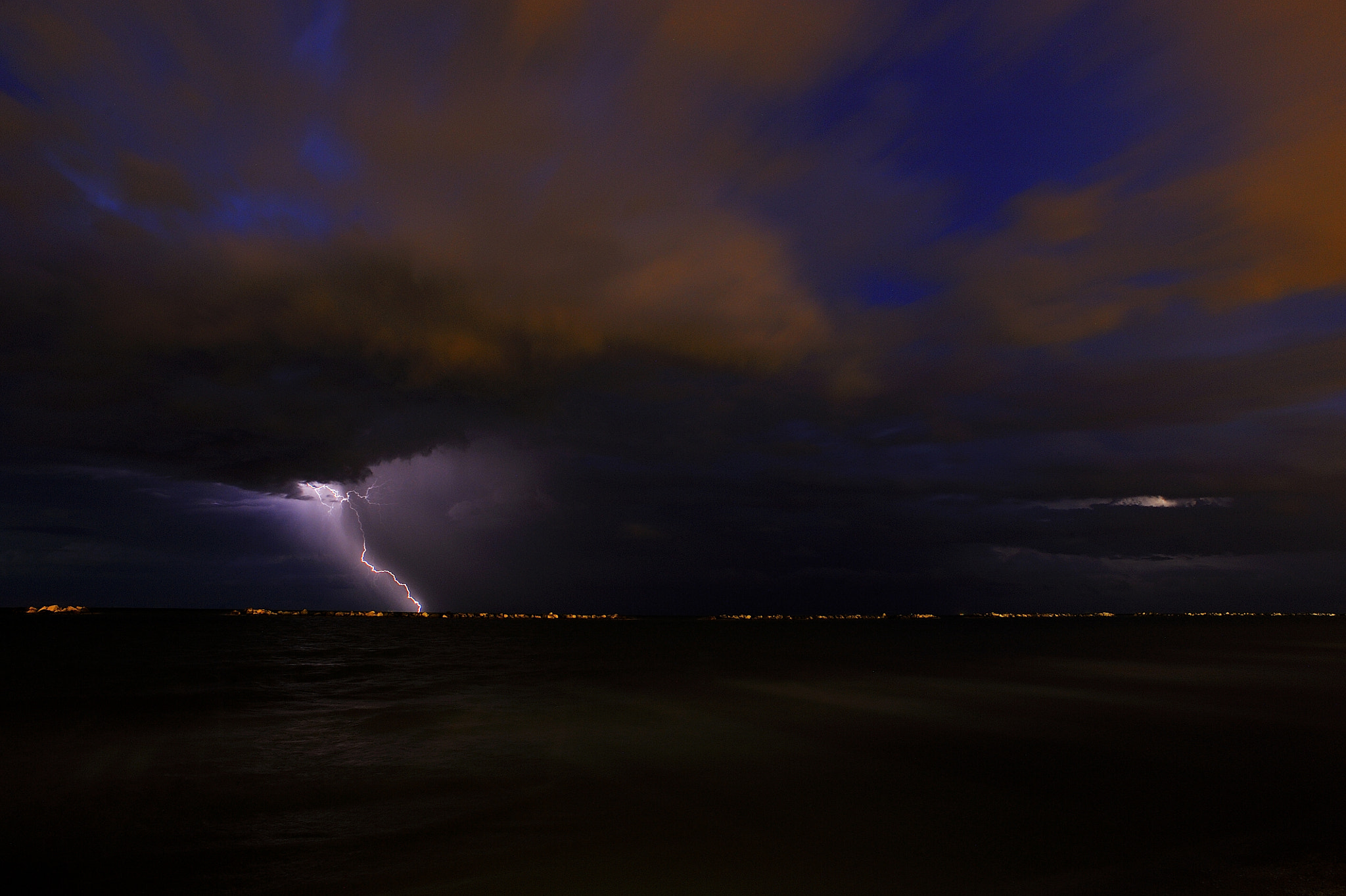 Nikon D700 + Nikon AF Nikkor 20mm F2.8D sample photo. Storm at sea. cesenatico. italy. photography