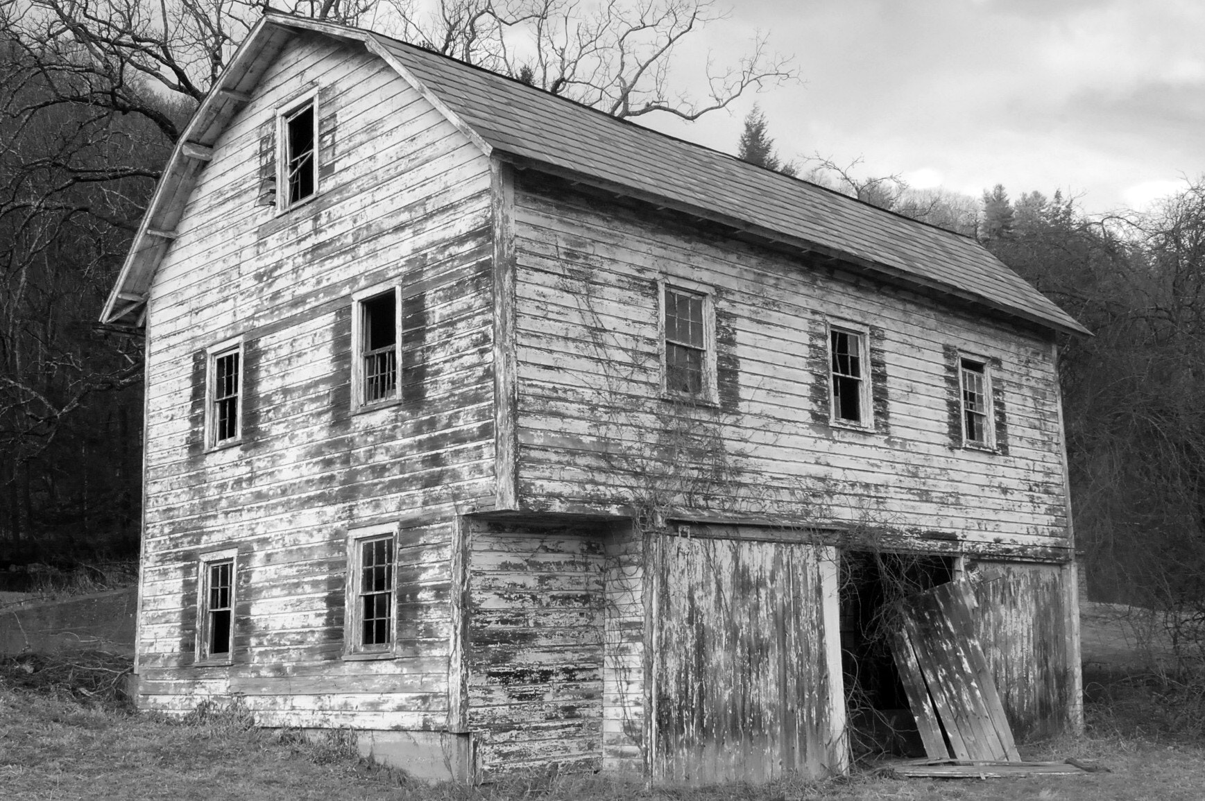 Nikon D80 sample photo. Ghost house photography