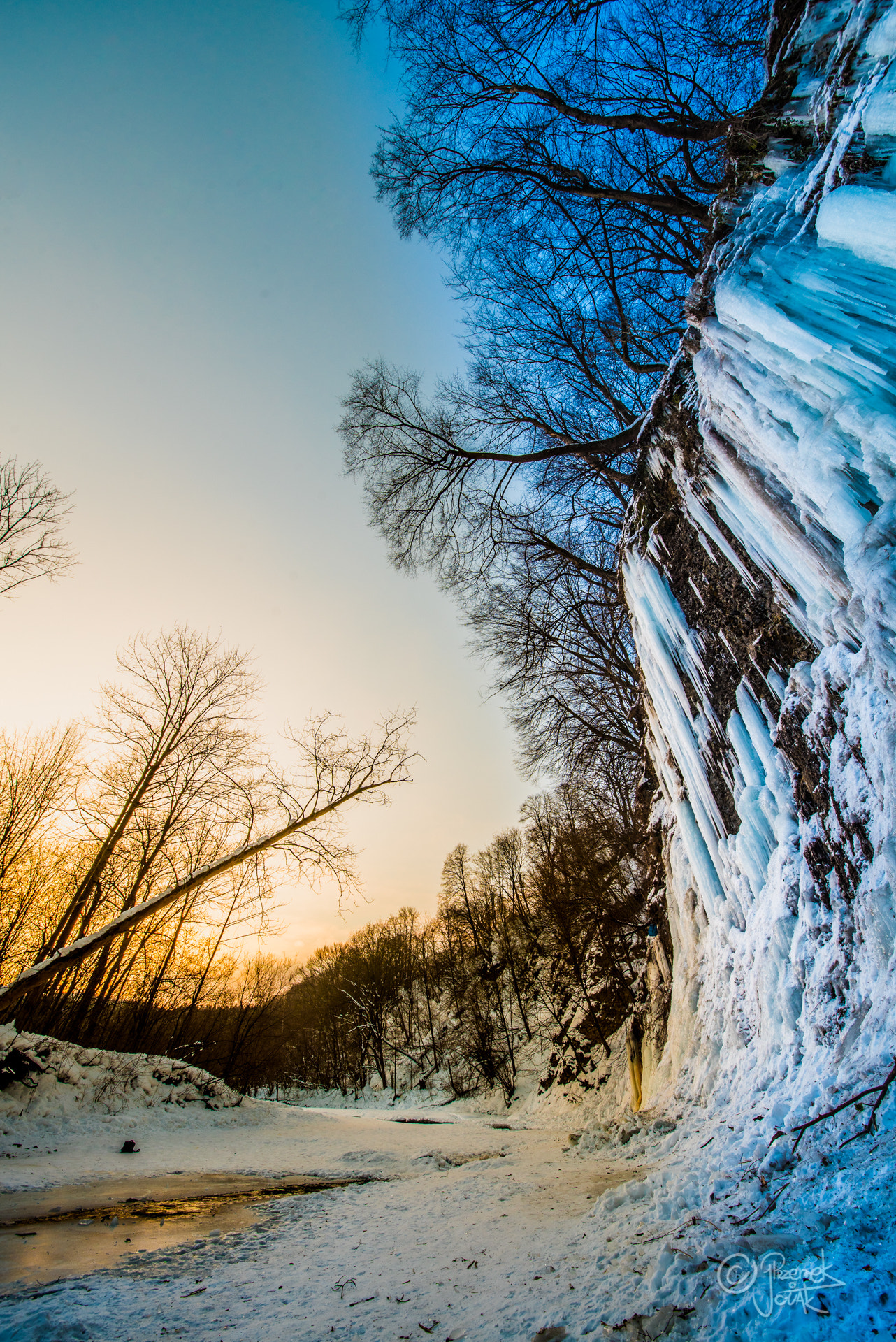 Nikon D750 + Sigma 12-24mm F4.5-5.6 II DG HSM sample photo. Icicles blue photography