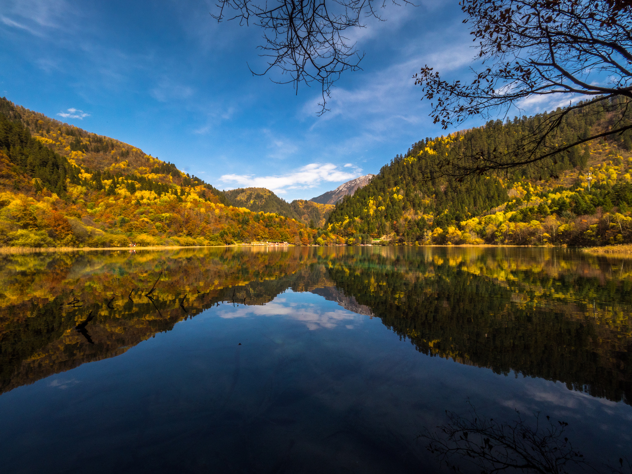 Olympus OM-D E-M5 II + Olympus M.Zuiko Digital ED 7-14mm F2.8 PRO sample photo. Jiuzhaigou valley photography