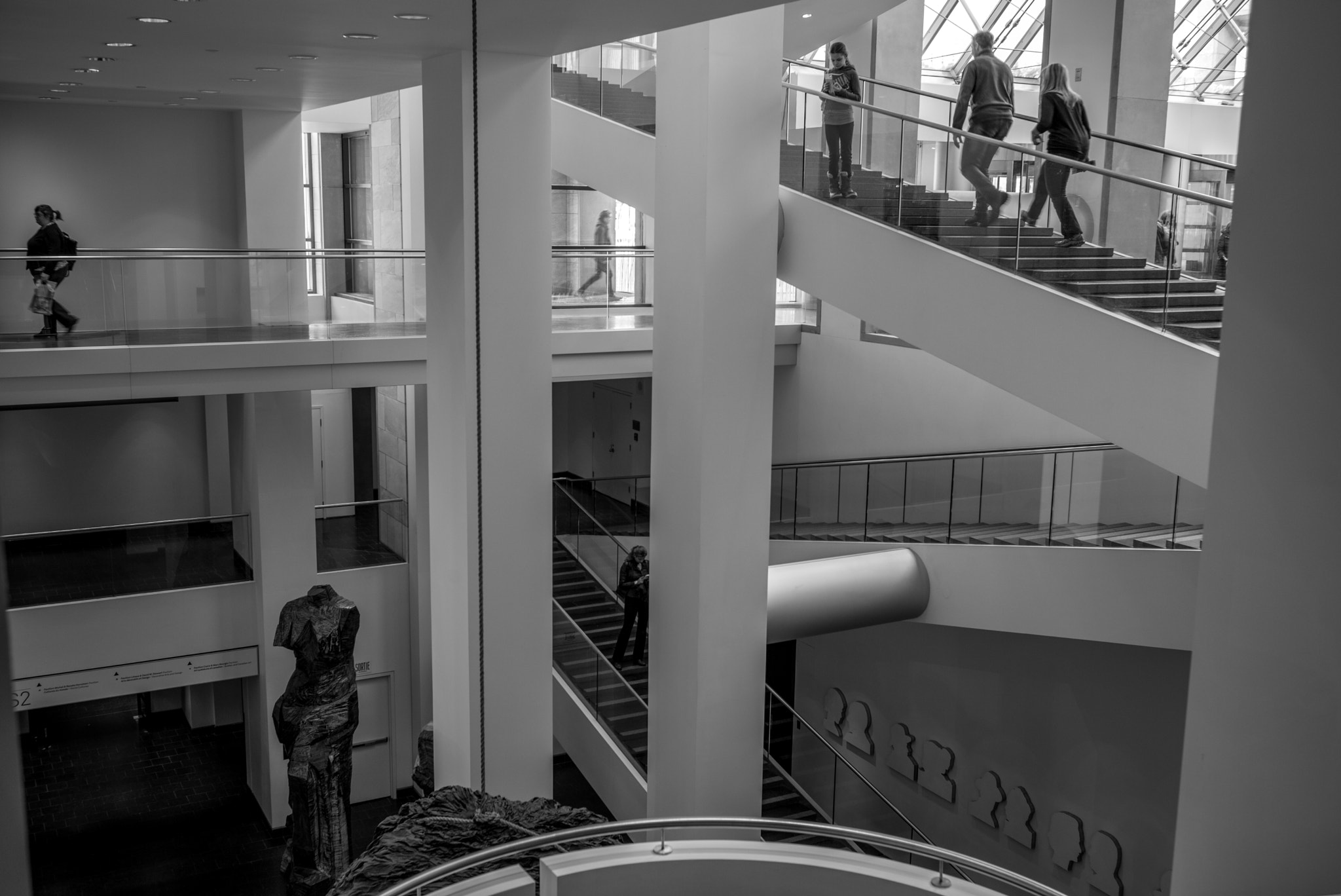 Summicron-M 1:2/35 ASPH. sample photo. Escher and dine photography