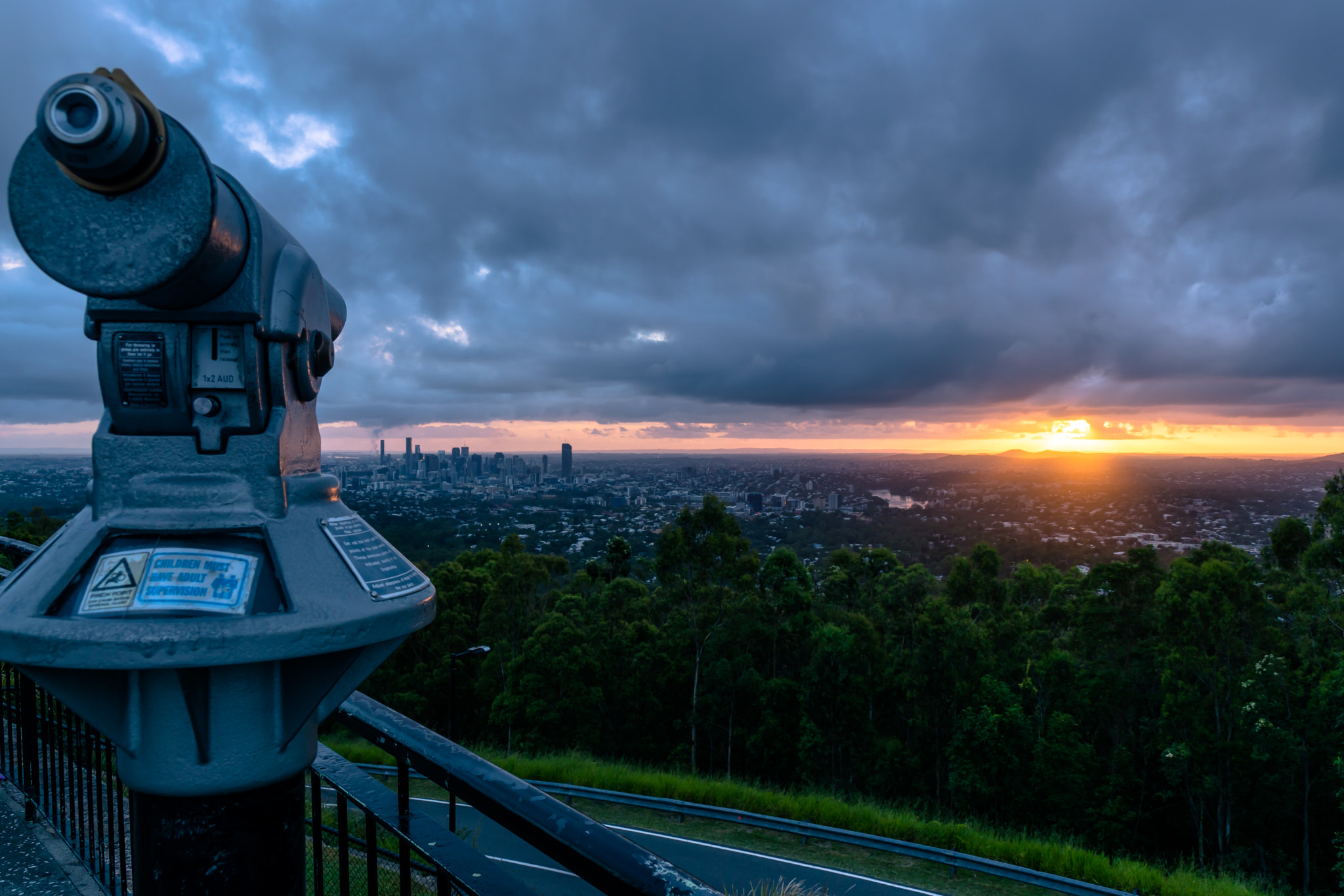 Sony DT 18-135mm F3.5-5.6 SAM sample photo. Sunrise from mt-coottha photography