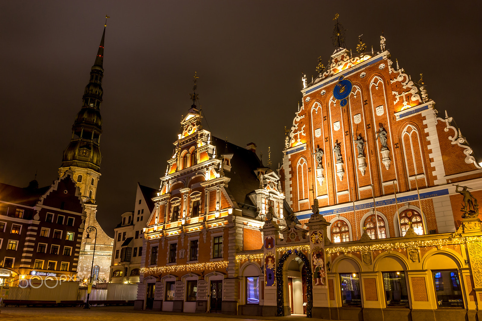 Canon EOS 550D (EOS Rebel T2i / EOS Kiss X4) + Sigma 17-70mm F2.8-4 DC Macro OS HSM sample photo. House of blackheads, riga photography