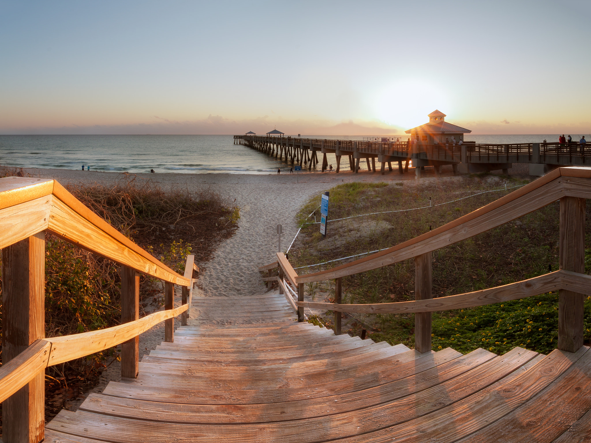 Canon EOS 500D (EOS Rebel T1i / EOS Kiss X3) sample photo. Juno beach sunrise photography