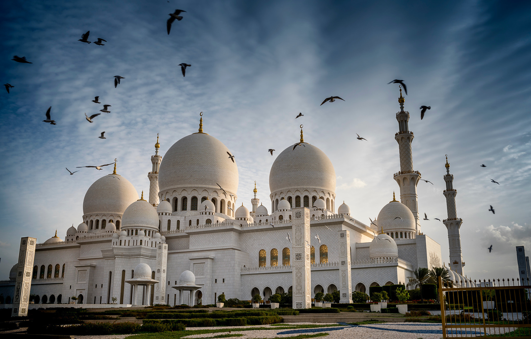 Nikon D810 + Zeiss Milvus 35mm f/2 sample photo. Sheikh zayed grand mosque in abu dhabi a beautiful ... photography