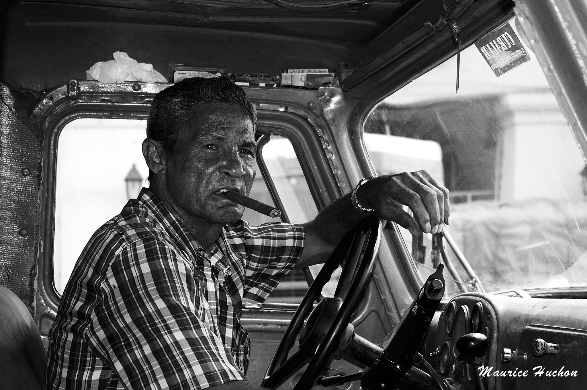 Pentax K100D Super sample photo. Chauffeur cubain... photography