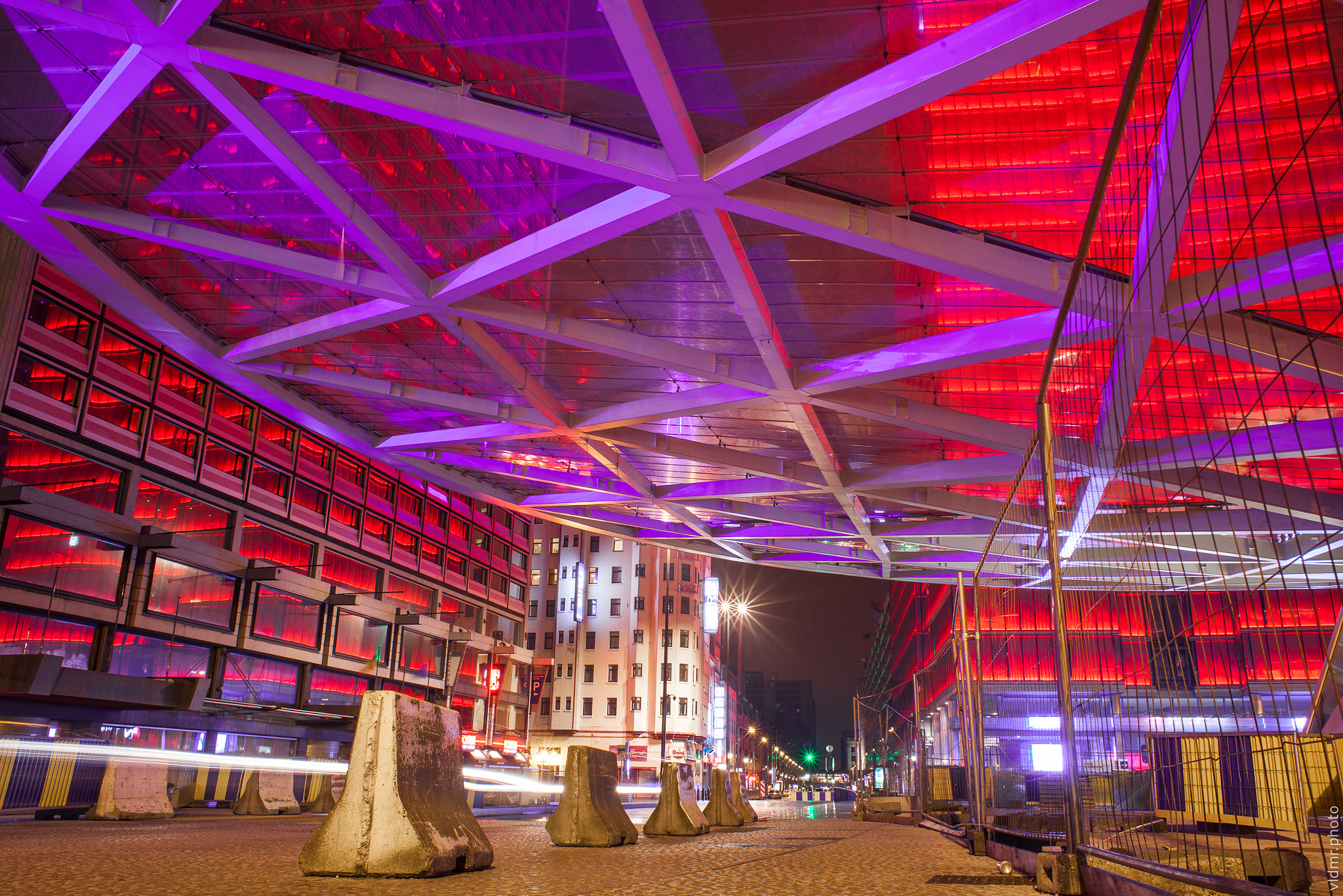 Canon EF 28mm F1.8 USM sample photo. Night lights of brussels photography