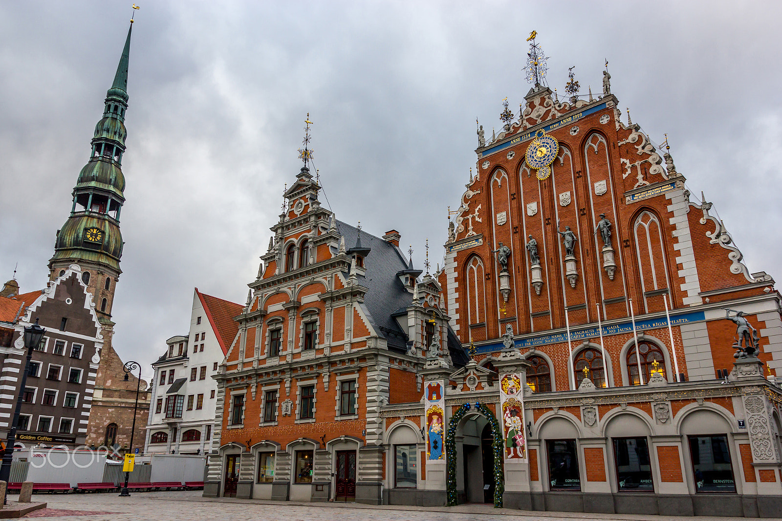 Canon EOS 550D (EOS Rebel T2i / EOS Kiss X4) + Sigma 17-70mm F2.8-4 DC Macro OS HSM sample photo. House of blackheads, riga photography