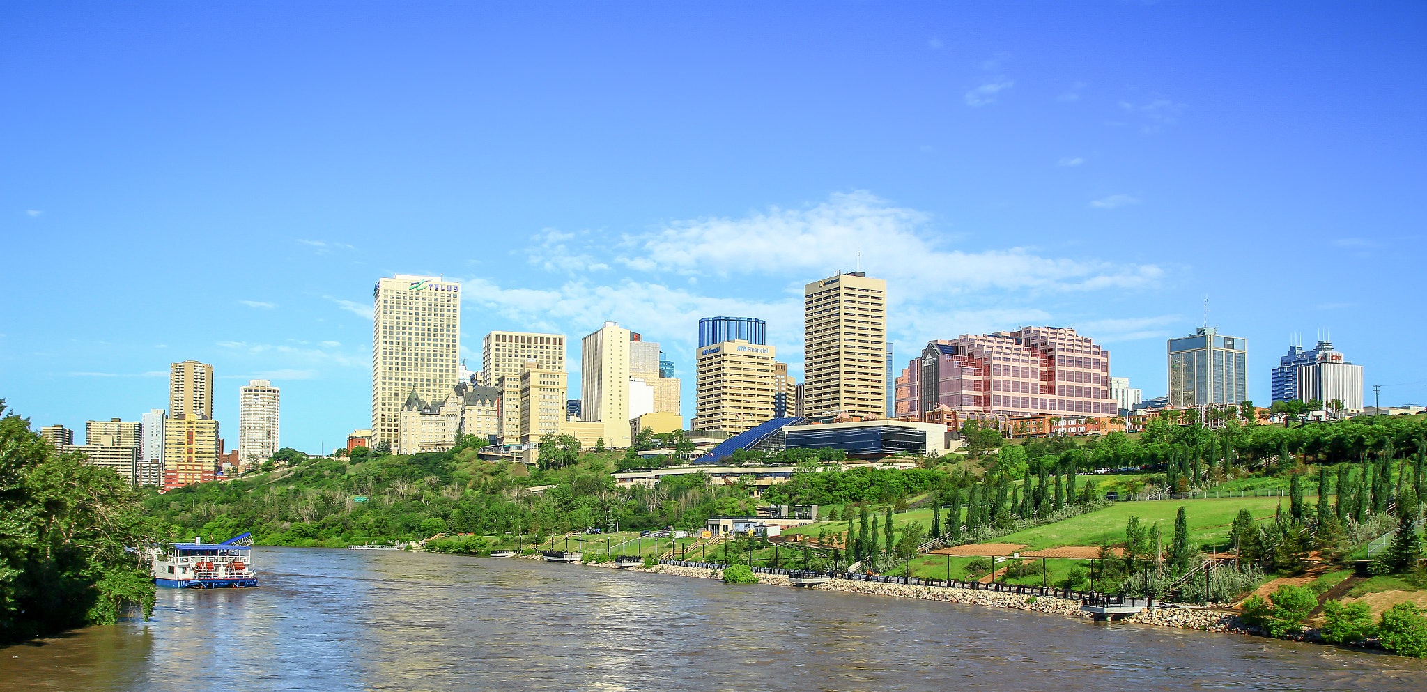 Tamron SP AF 17-50mm F2.8 XR Di II LD Aspherical (IF) sample photo. Edmonton skyline photography