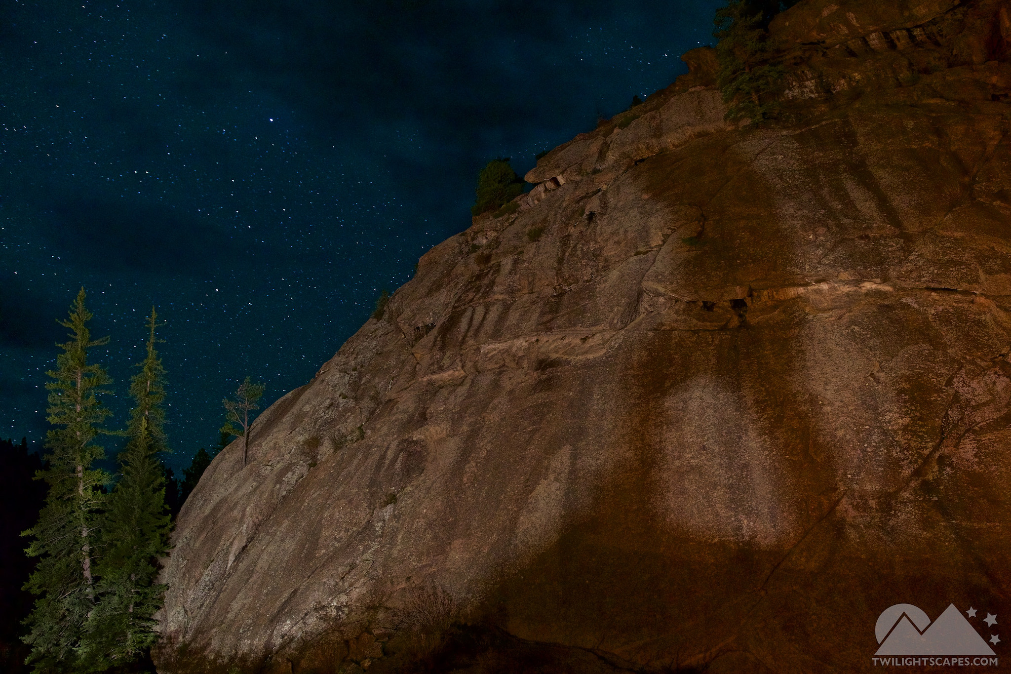 Sony a7R + Canon EF 24mm F1.4L II USM sample photo. Night 35 photography