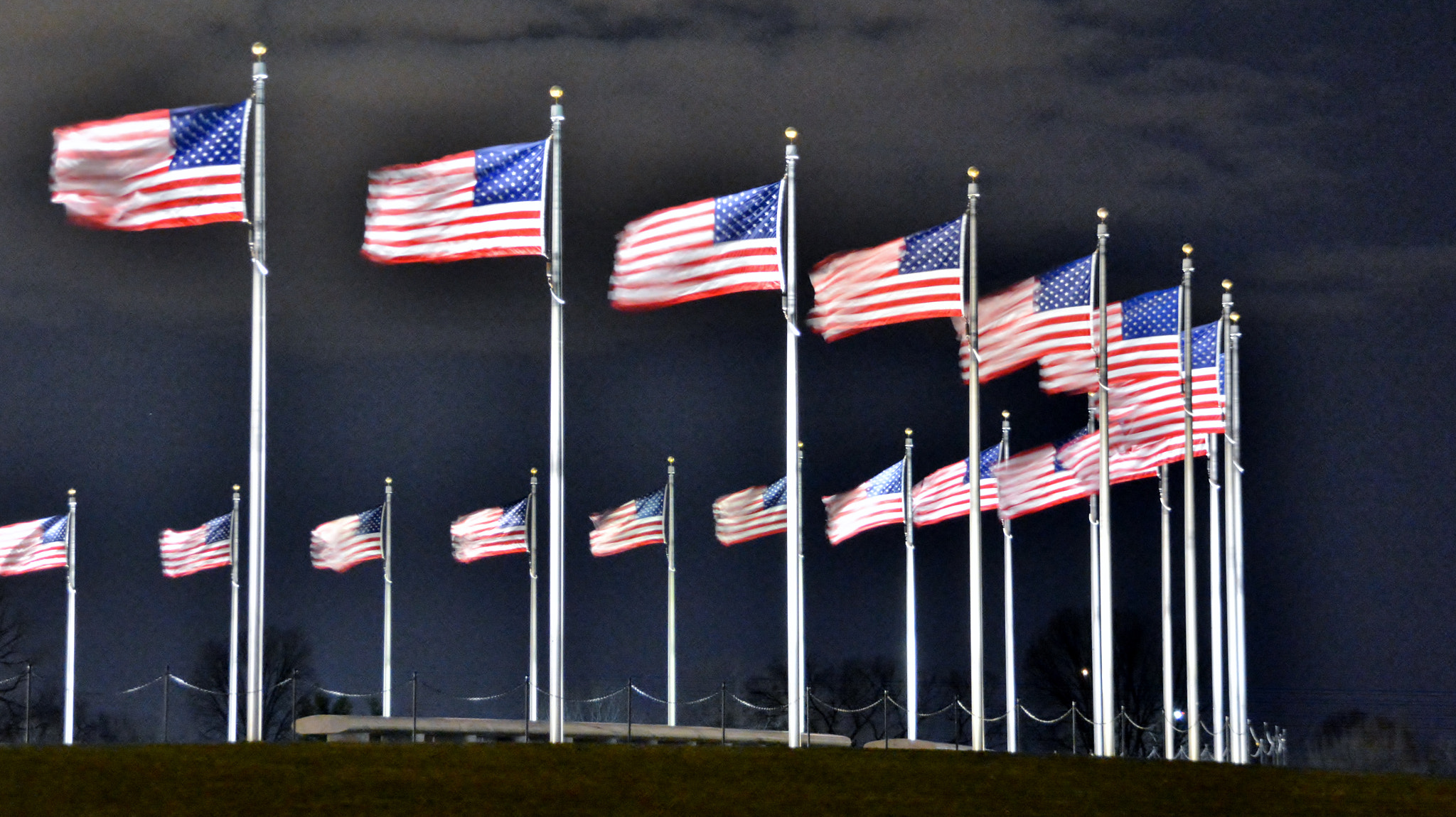 Nikon D7100 + Sigma 18-200mm F3.5-6.3 DC sample photo. United we stand photography