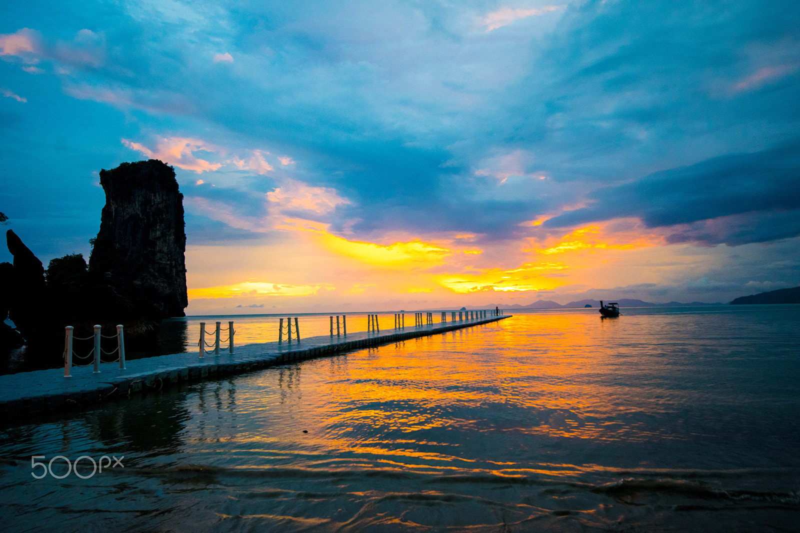 Sigma 10-20mm F4-5.6 EX DC HSM sample photo. Paradise in thailand photography