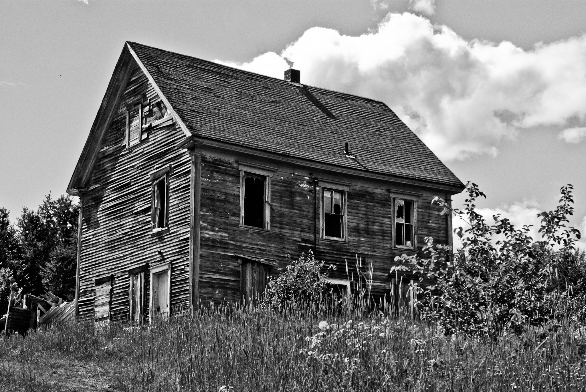 Sony Alpha DSLR-A330 + Sigma 17-70mm F2.8-4.5 (D) sample photo. Haunted photography