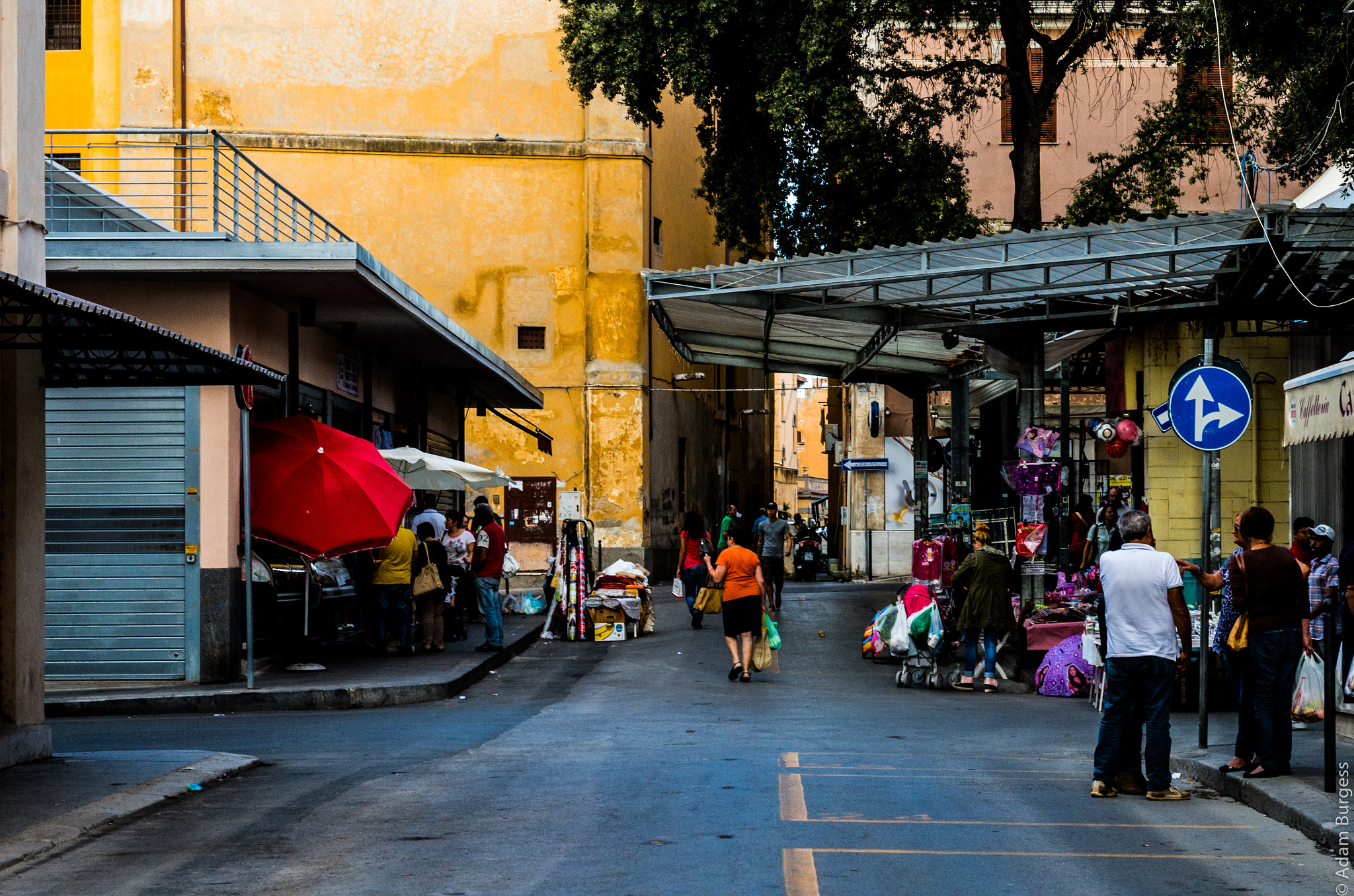 Pentax K-30 sample photo. Leaving the markets photography