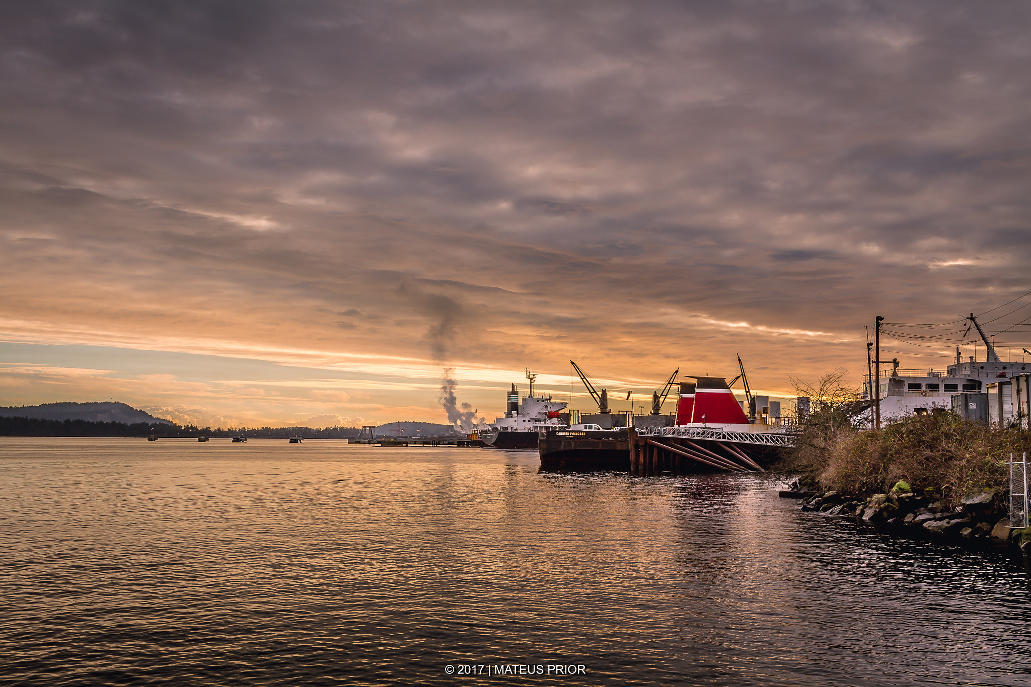 Canon EF-S 24mm F2.8 STM sample photo. Harbour photography