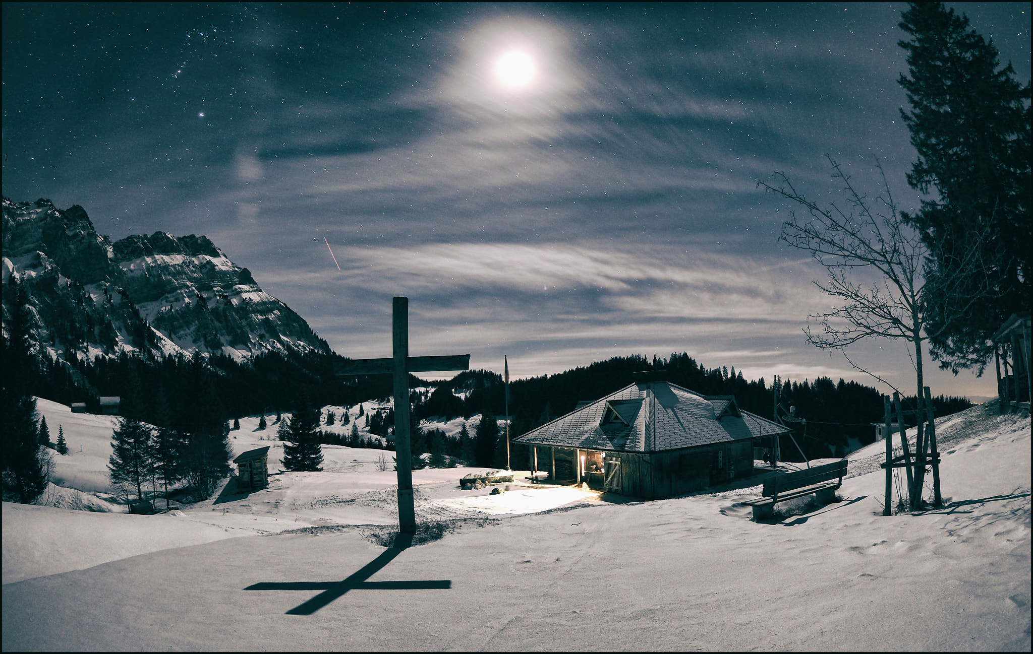 Olympus OM-D E-M1 Mark II + OLYMPUS M.8mm F1.8 sample photo. Skihütte möseren photography