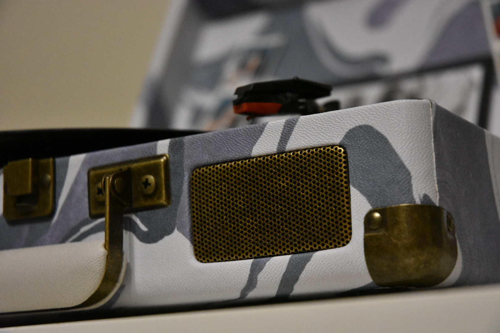 Nikon D3400 sample photo. Record player  photography
