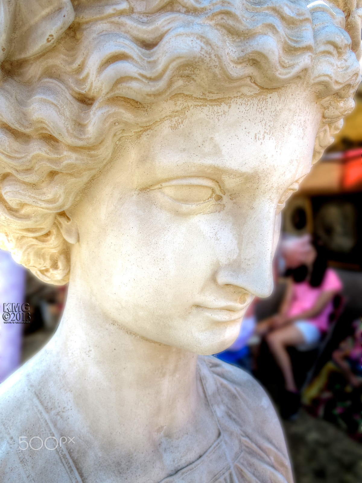 Canon PowerShot ELPH 330 HS (IXUS 255 HS / IXY 610F) sample photo. Female bust o photography