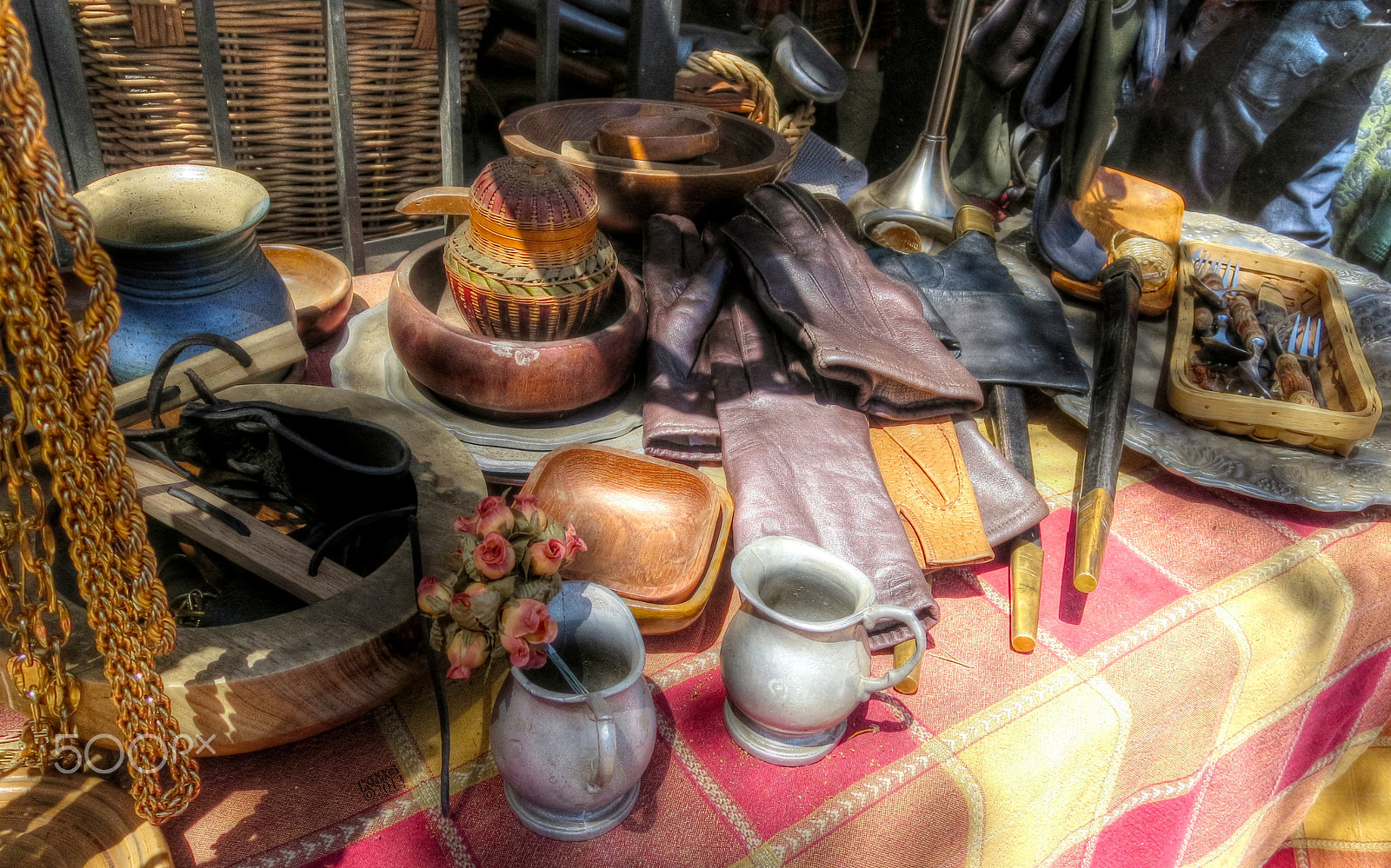 Canon PowerShot ELPH 330 HS (IXUS 255 HS / IXY 610F) sample photo. Gloves and more o photography