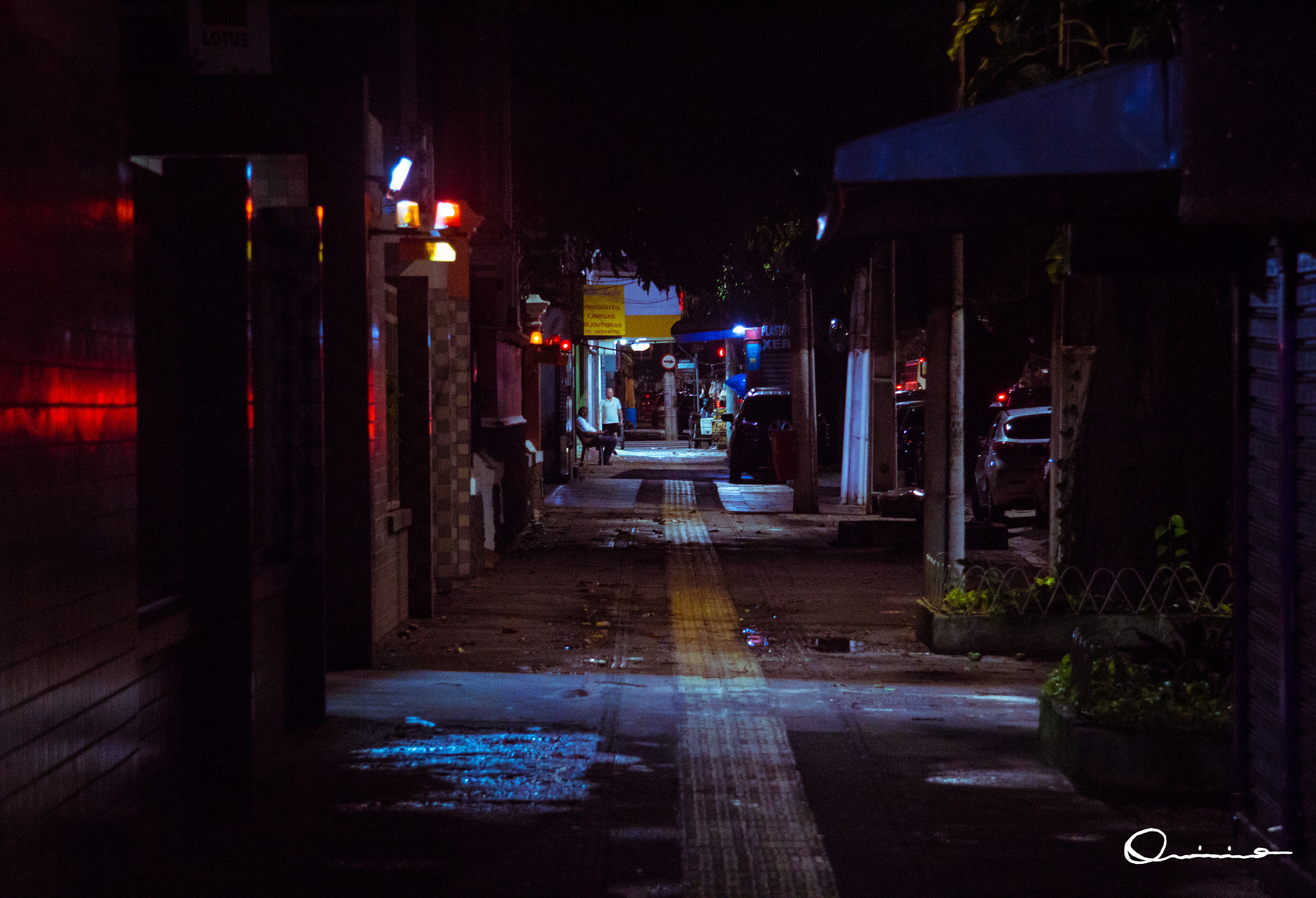 Canon EF-S 17-85mm F4-5.6 IS USM sample photo. Dark corridors photography
