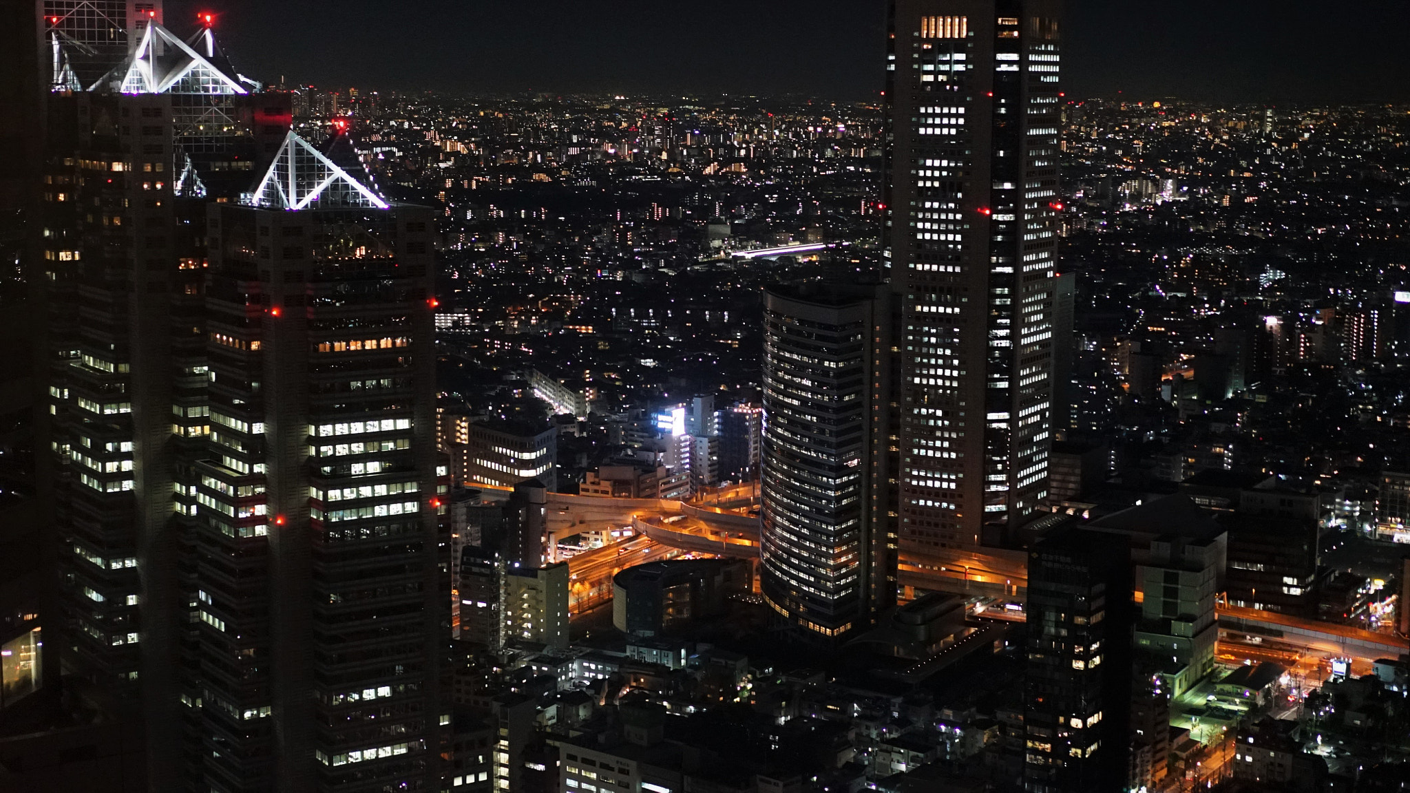 Sony a7S + Sony Sonnar T* FE 55mm F1.8 ZA sample photo. Night view- tokyo metropolitan gov bldg/iso 12800 world photography
