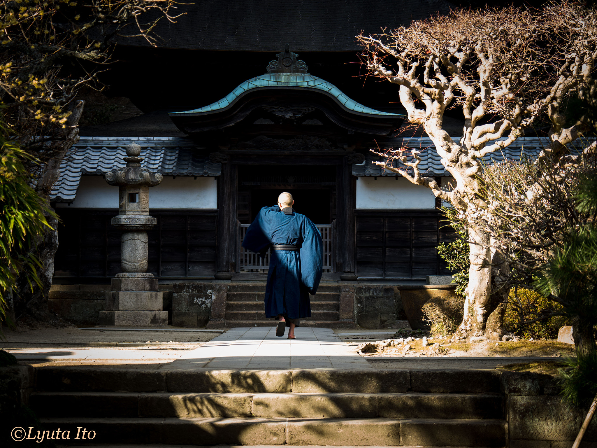 Olympus OM-D E-M5 II + Olympus M.Zuiko Digital ED 12-100mm F4.0 IS Pro sample photo. Buddhism photography