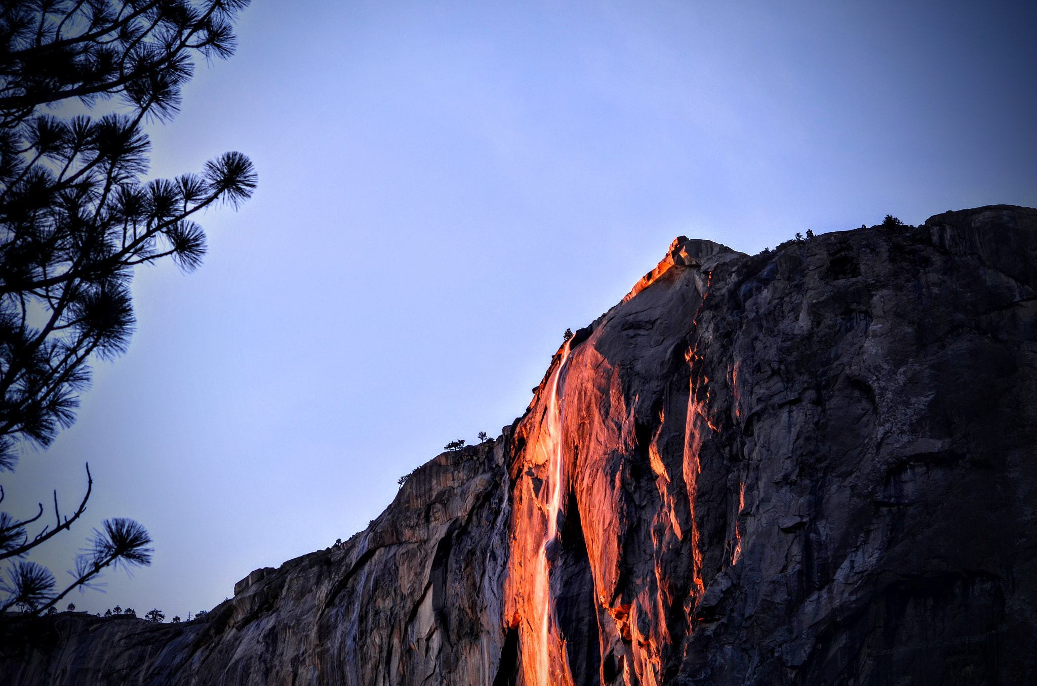 Sigma 70-300mm F4-5.6 APO DG Macro sample photo. Yosemite firefall photography