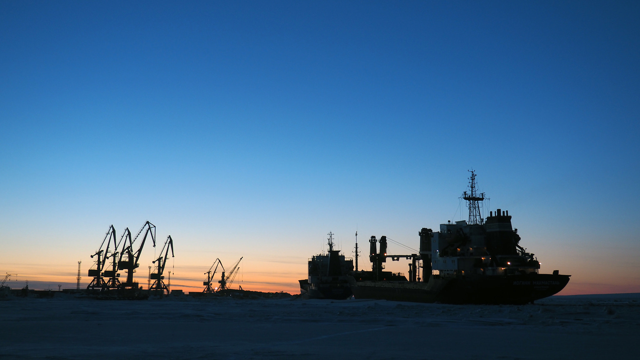 Olympus PEN E-PL7 sample photo. Ice ship photography