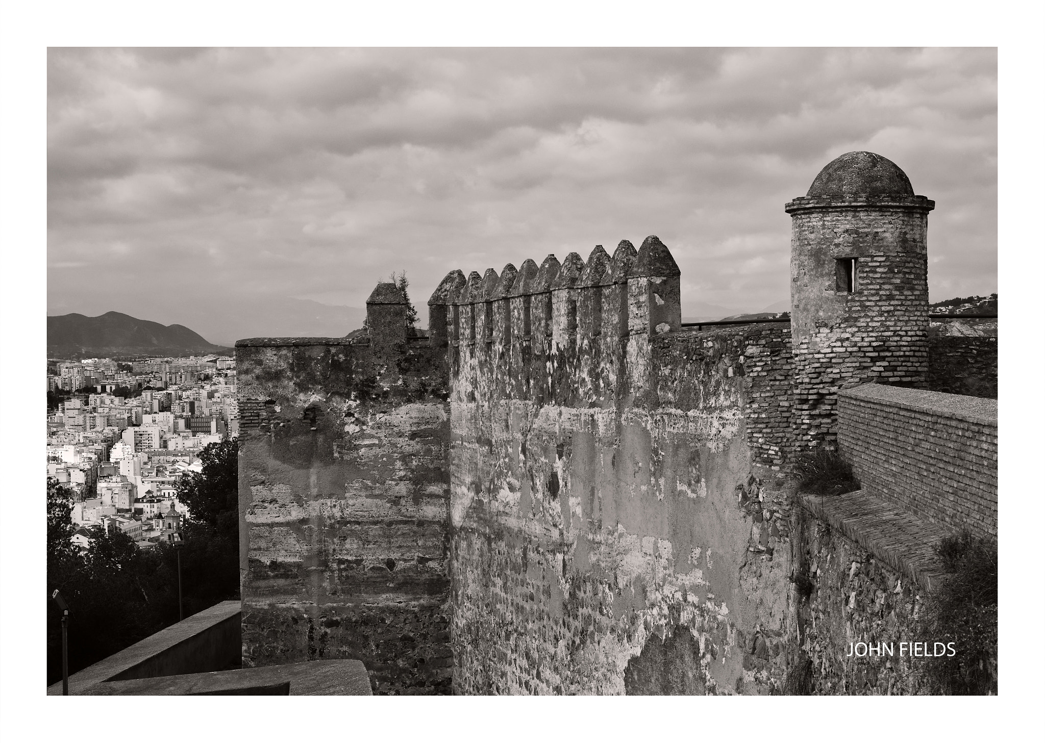 Panasonic Lumix DMC-GX8 + Olympus M.Zuiko Digital ED 12-40mm F2.8 Pro sample photo. Málaga (28) "alcazaba" photography
