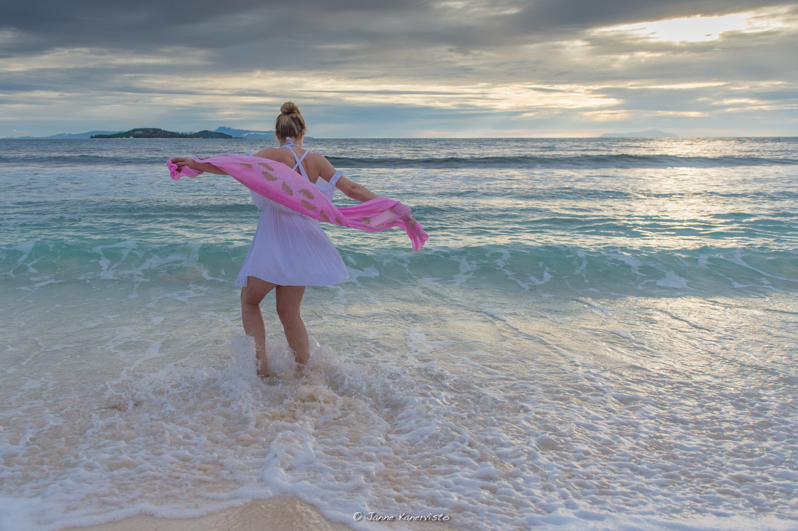 Nikon D4 sample photo. Dancing in ths sunset. photography