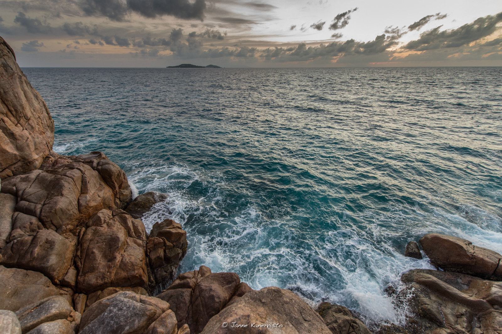 Nikon D4 sample photo. Powerful sea. photography