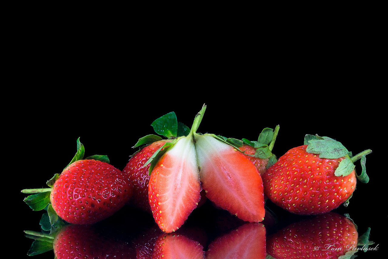 Nikon D600 sample photo. Group of strawberries photography