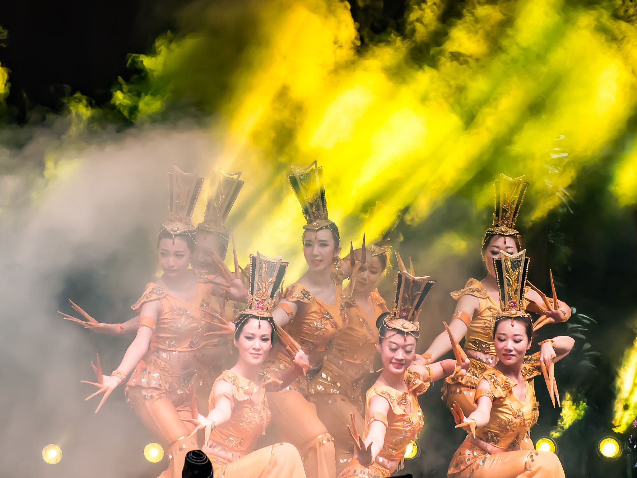 Olympus OM-D E-M10 sample photo. Dances of the thousands hand iii photography