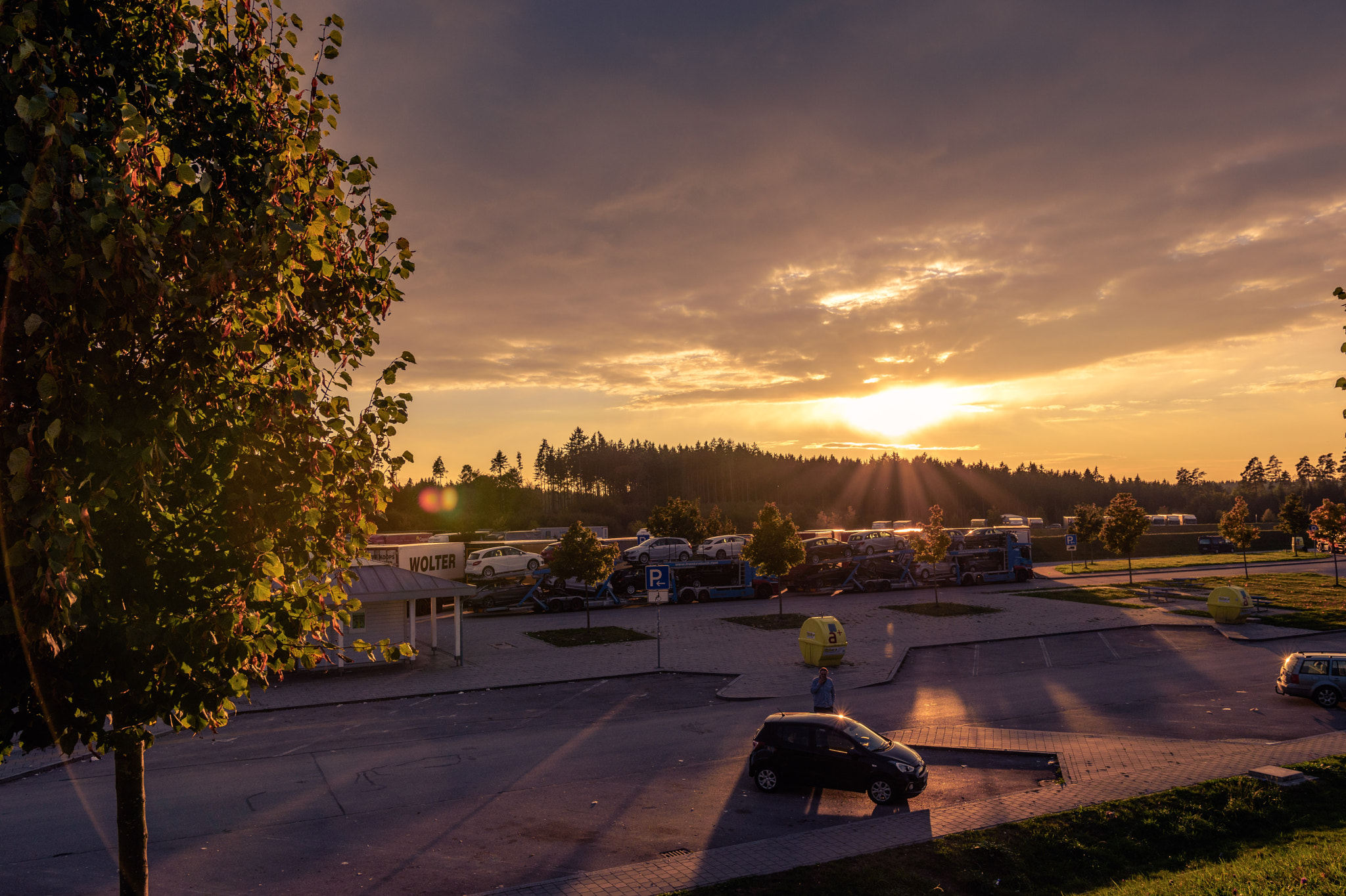 Nikon D5500 + Sigma 18-35mm F1.8 DC HSM Art sample photo. Sunset on the highway photography
