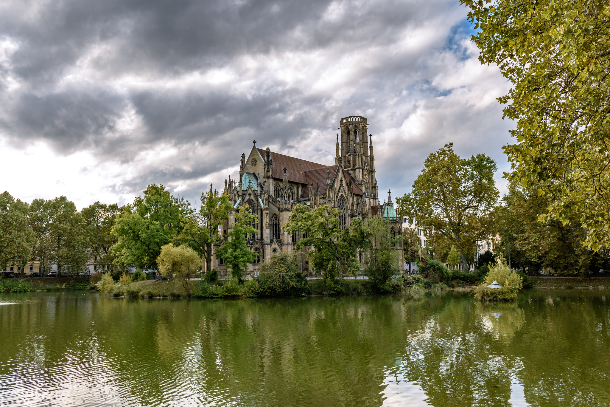 Nikon D5500 + Sigma 18-35mm F1.8 DC HSM Art sample photo. City pond photography