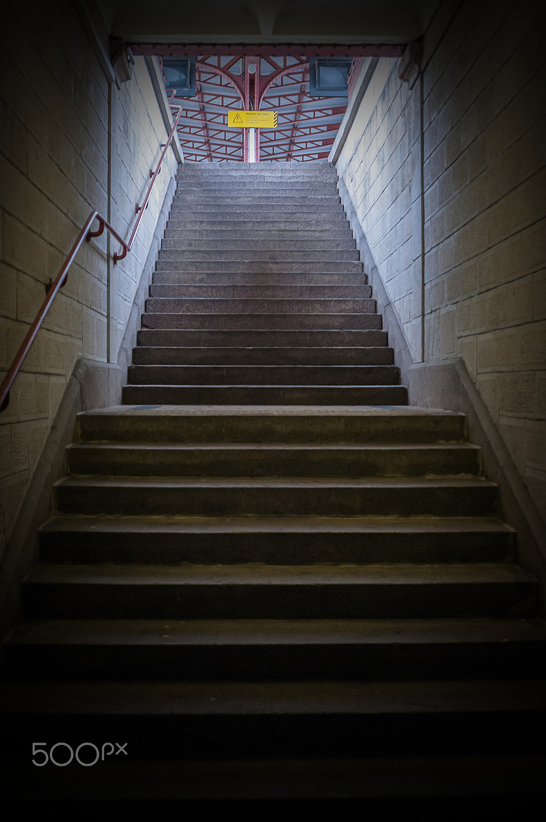 Nikon D300S + Sigma 28-105mm F2.8-4 Aspherical sample photo. Access to the quay of toul train station photography