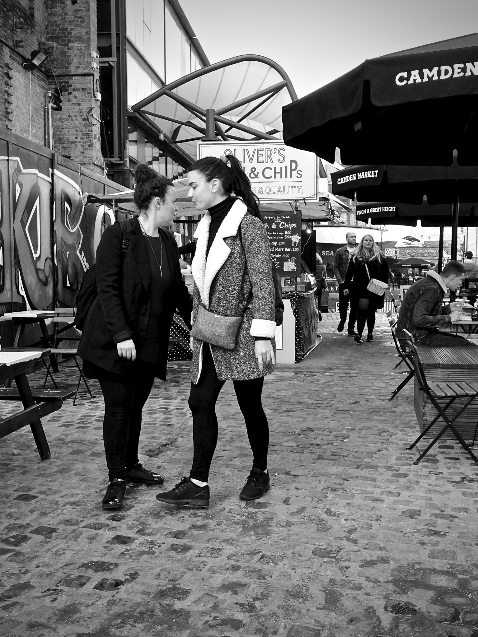 Sony Cyber-shot DSC-RX100 IV + Sony 24-70mm F1.8-2.8 sample photo. Camden market, camden town, london, uk. photography
