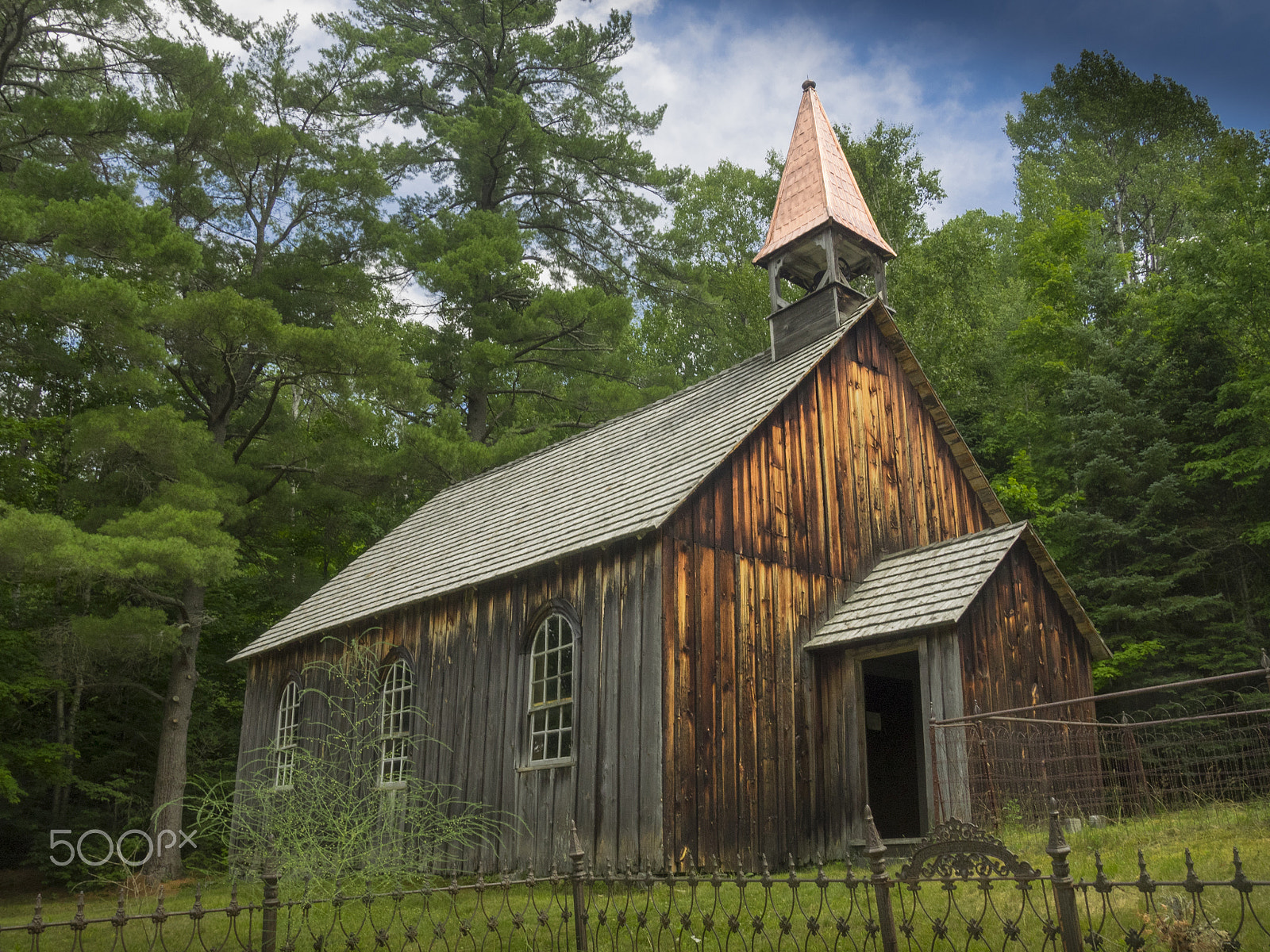 Olympus OM-D E-M1 sample photo. The rockingham church photography