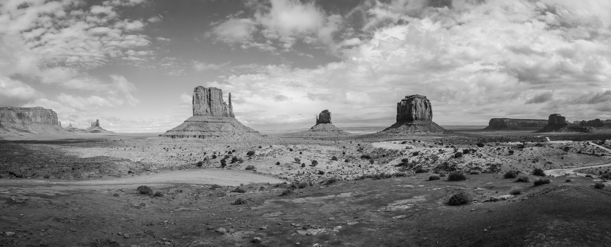Nikon AF-S Nikkor 14-24mm F2.8G ED sample photo. Monument valley photography