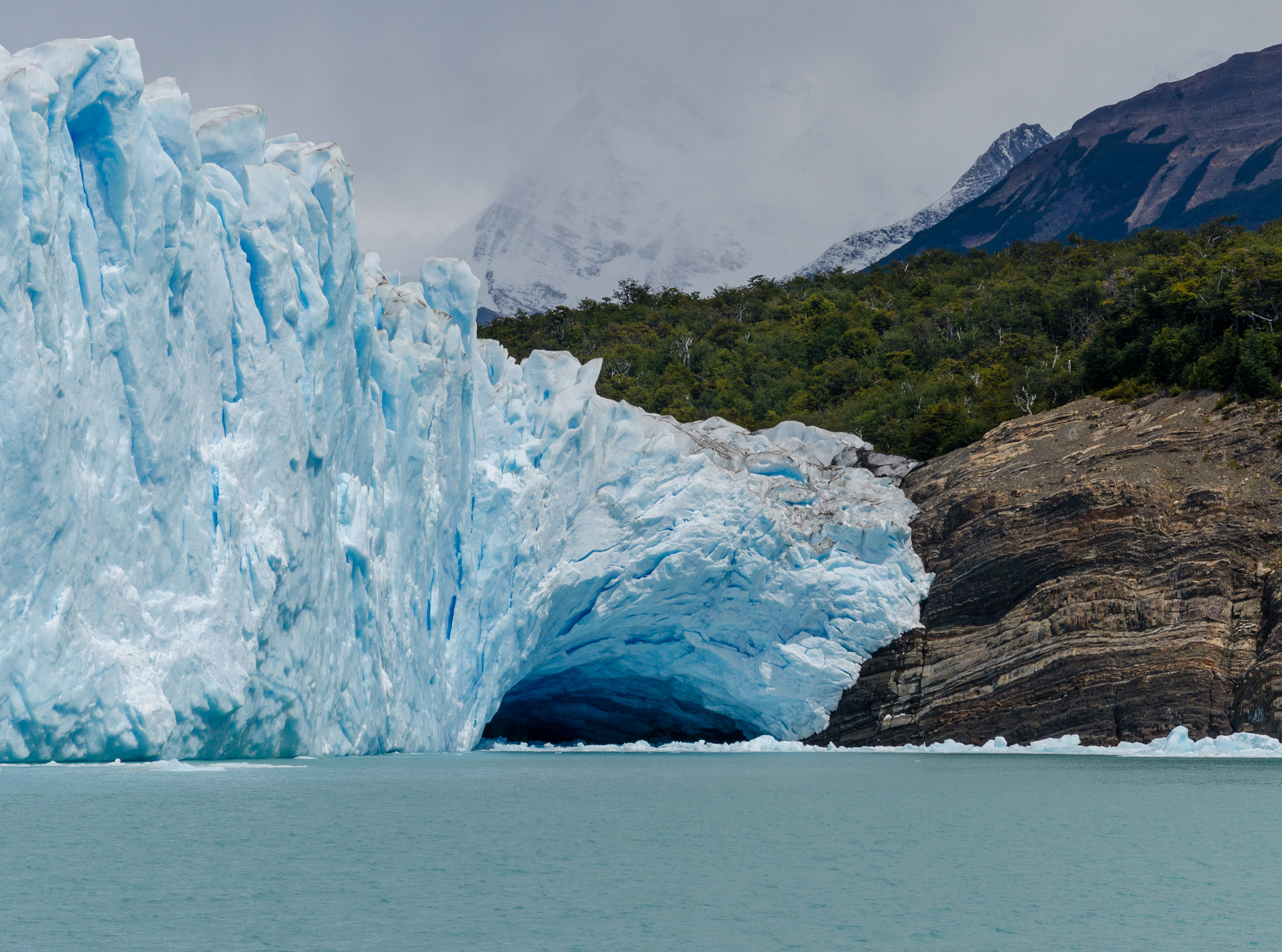 Nikon D5100 + Nikon AF-S Nikkor 85mm F1.8G sample photo. Perito moreno glacier photography